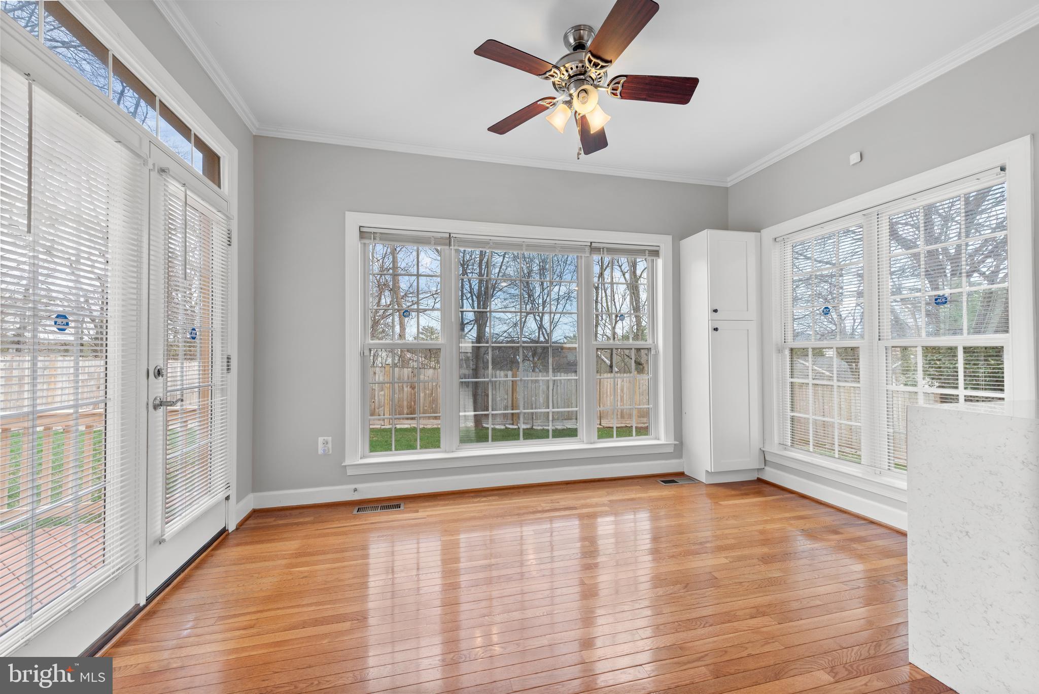 MADISON MANOR - Residential