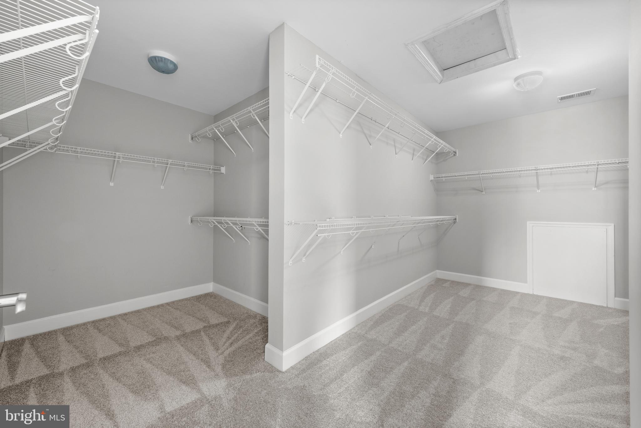 MADISON MANOR - Residential