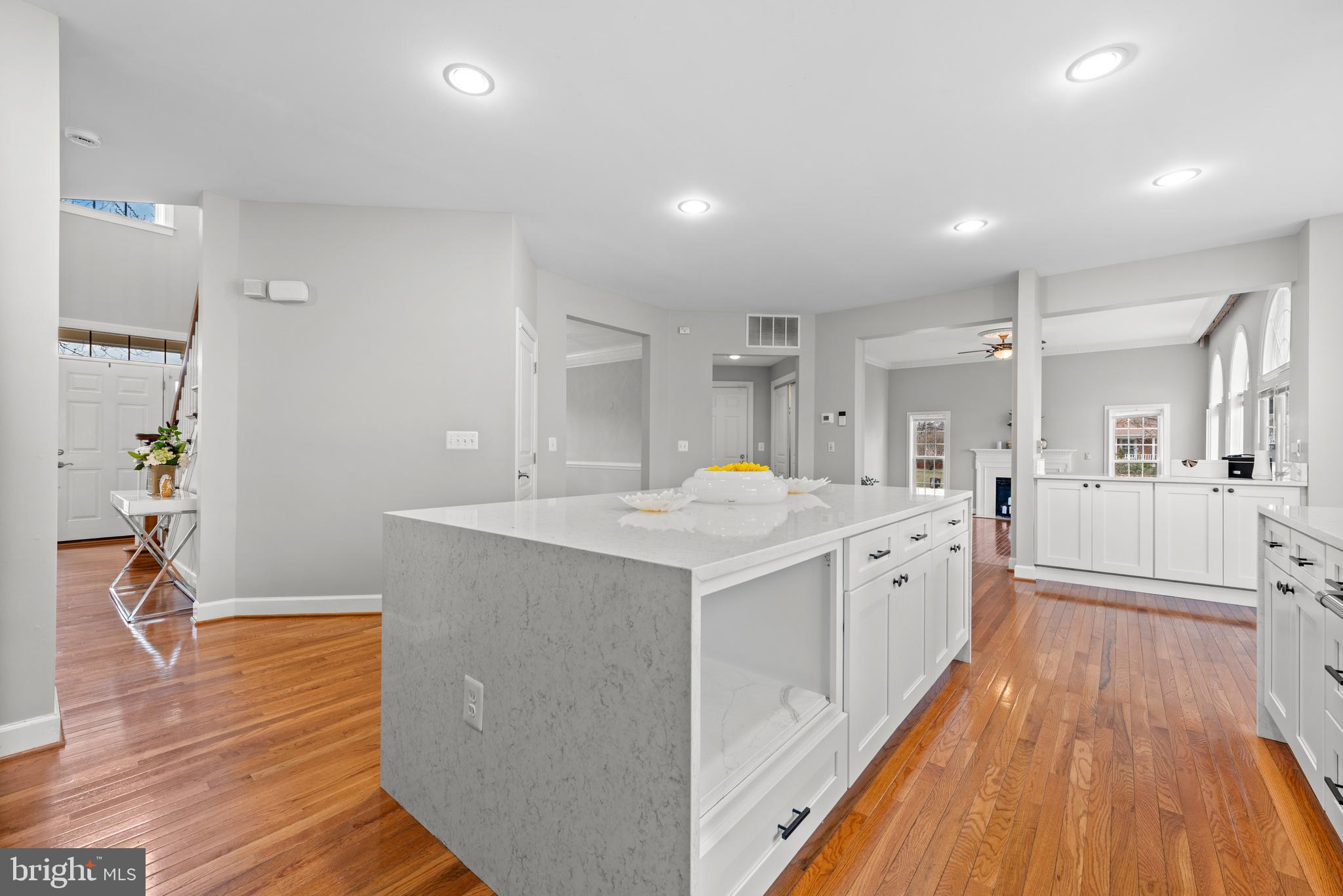 MADISON MANOR - Residential