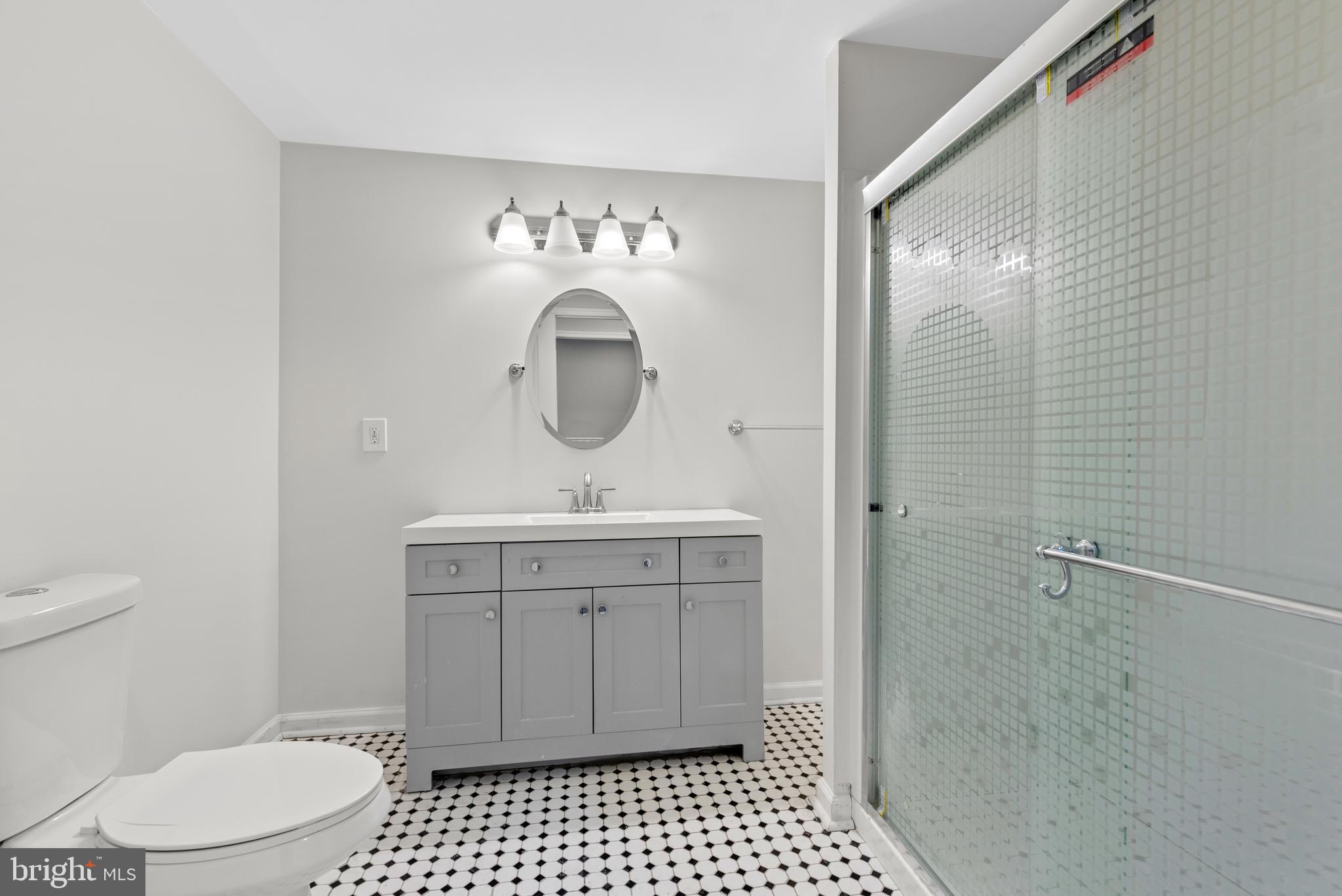 MADISON MANOR - Residential