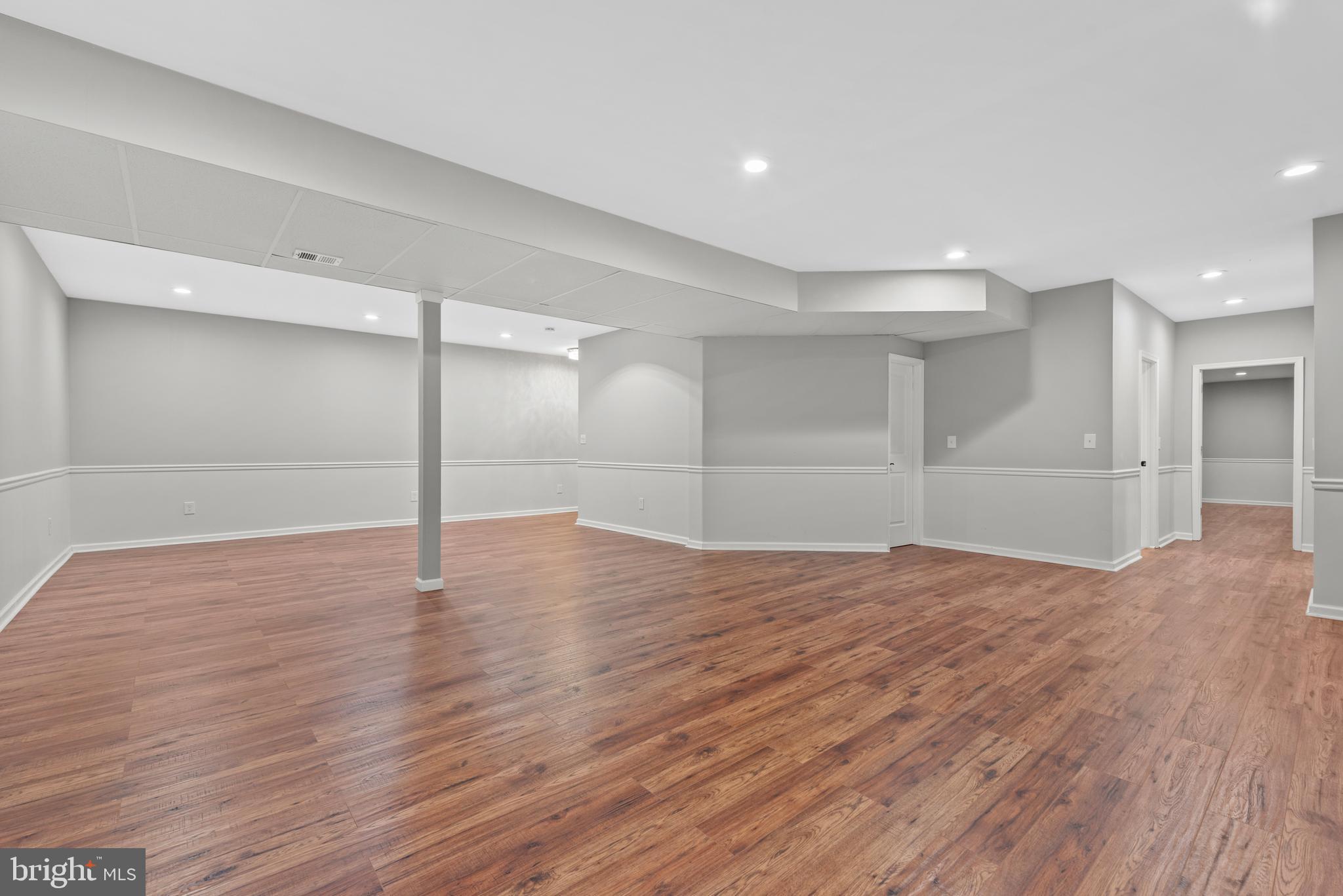 MADISON MANOR - Residential