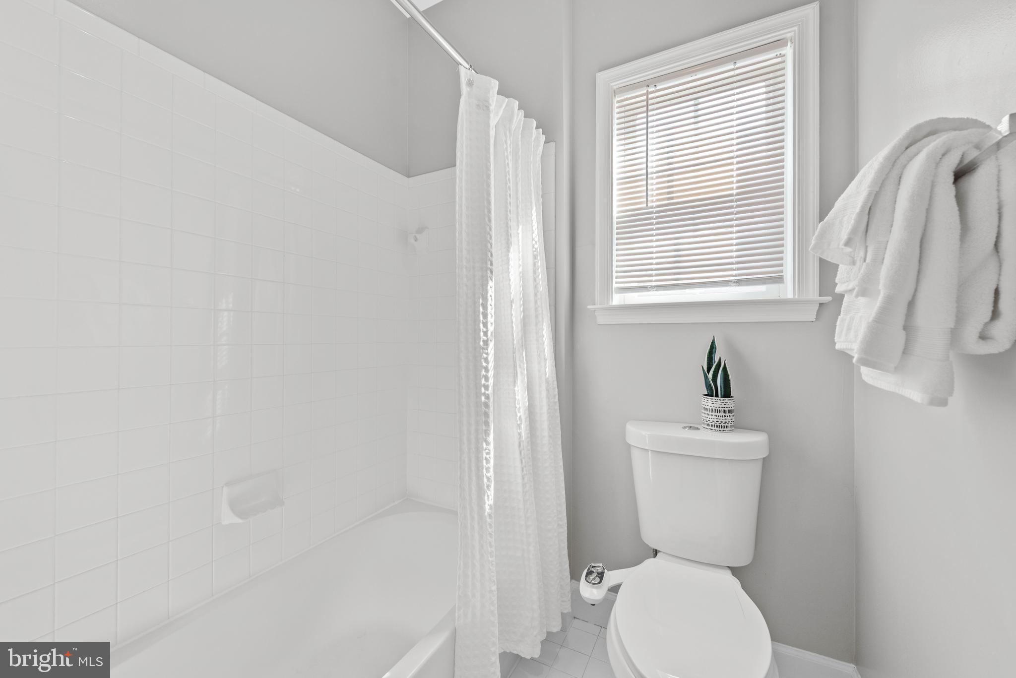 MADISON MANOR - Residential