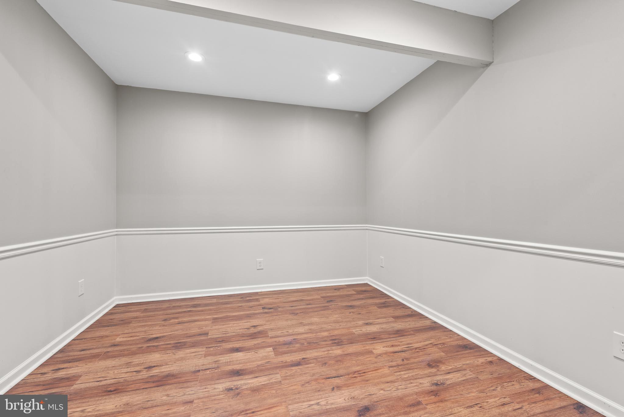 MADISON MANOR - Residential