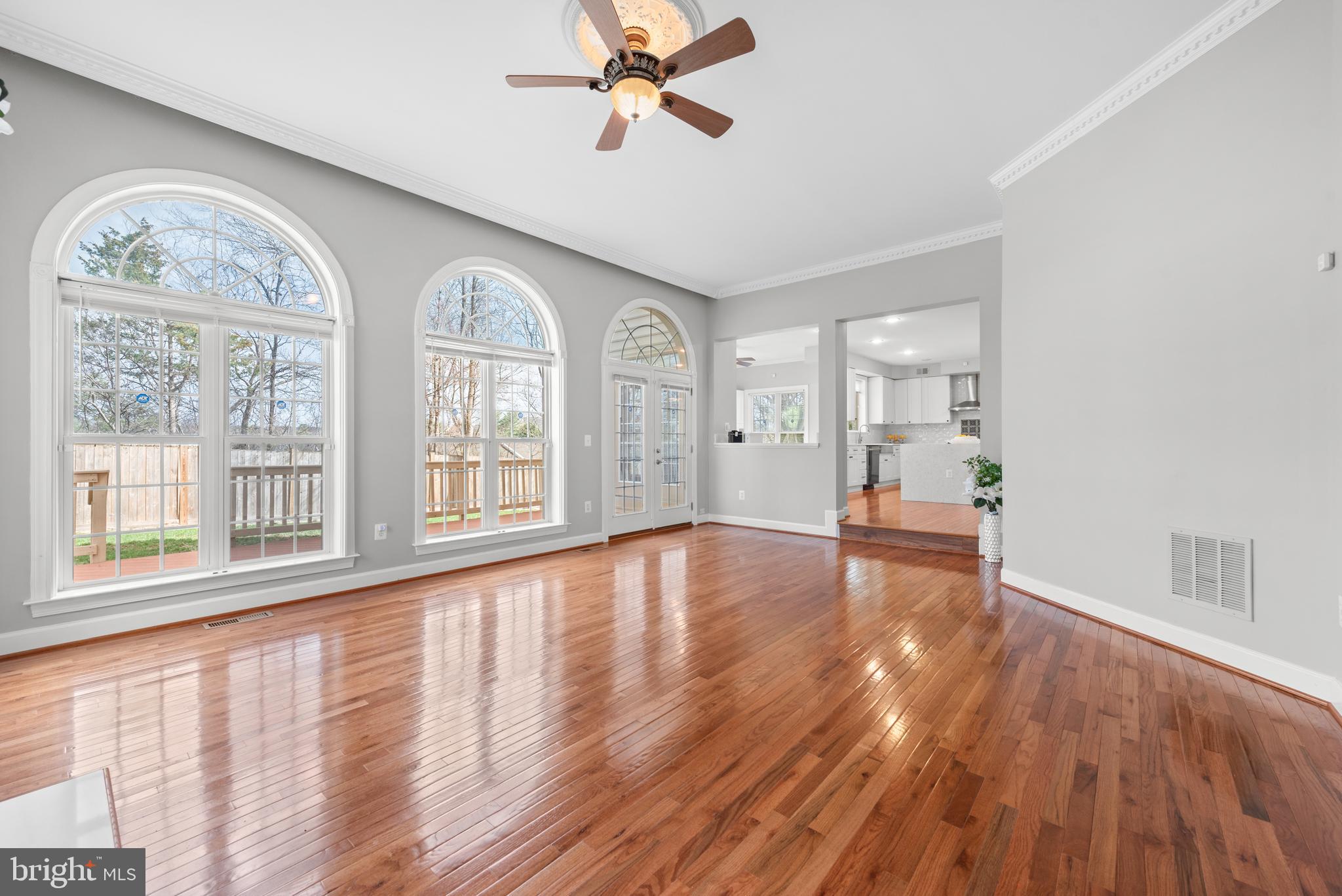 MADISON MANOR - Residential