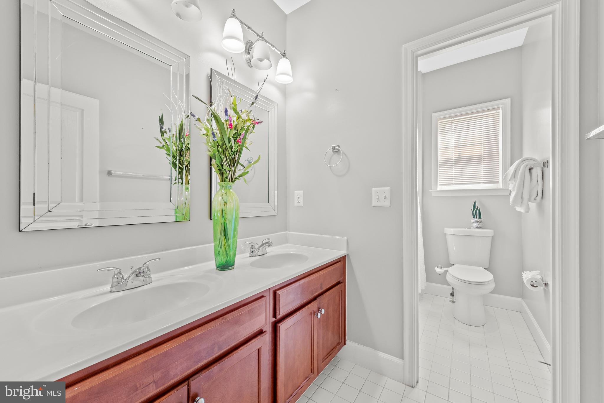 MADISON MANOR - Residential