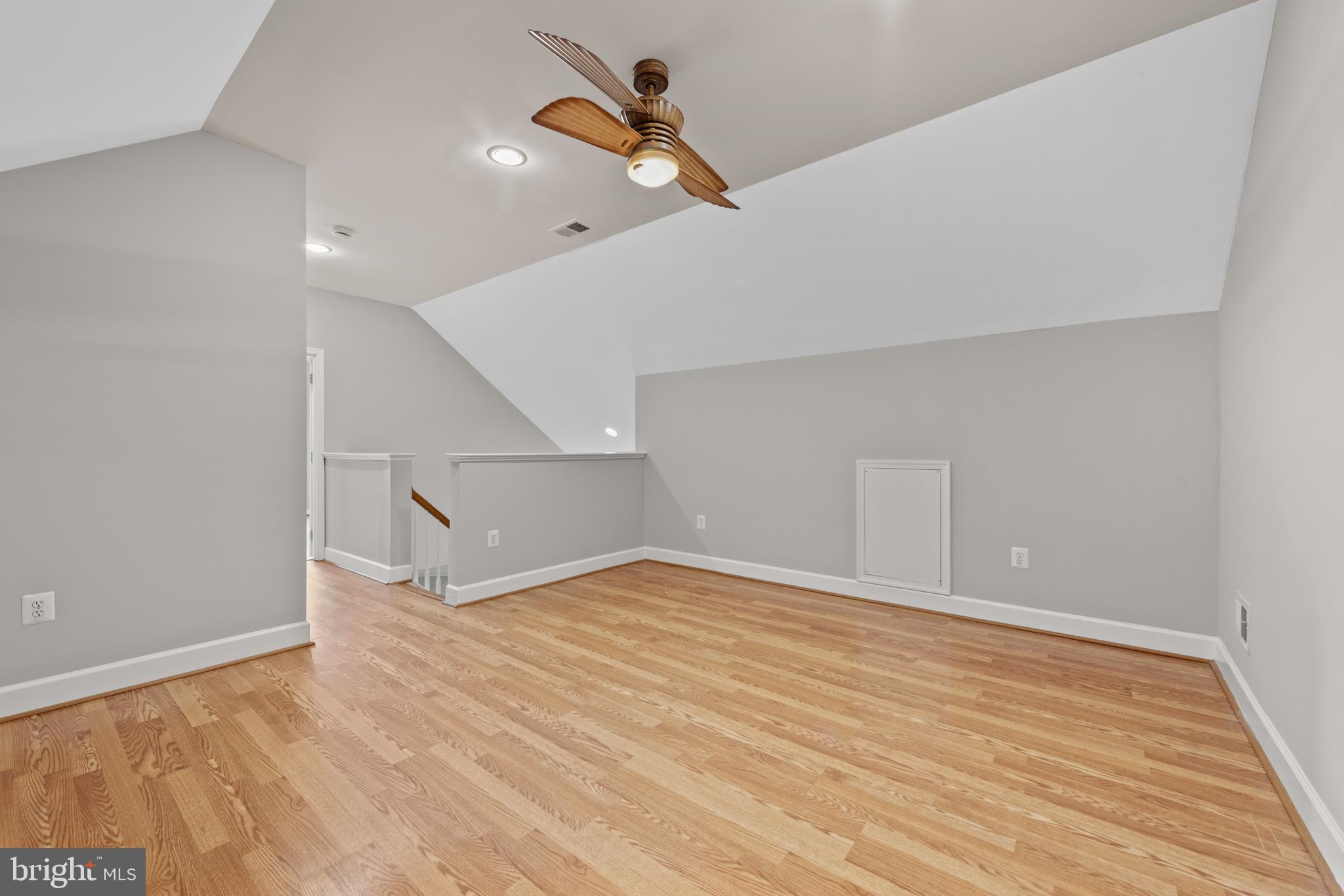 MADISON MANOR - Residential