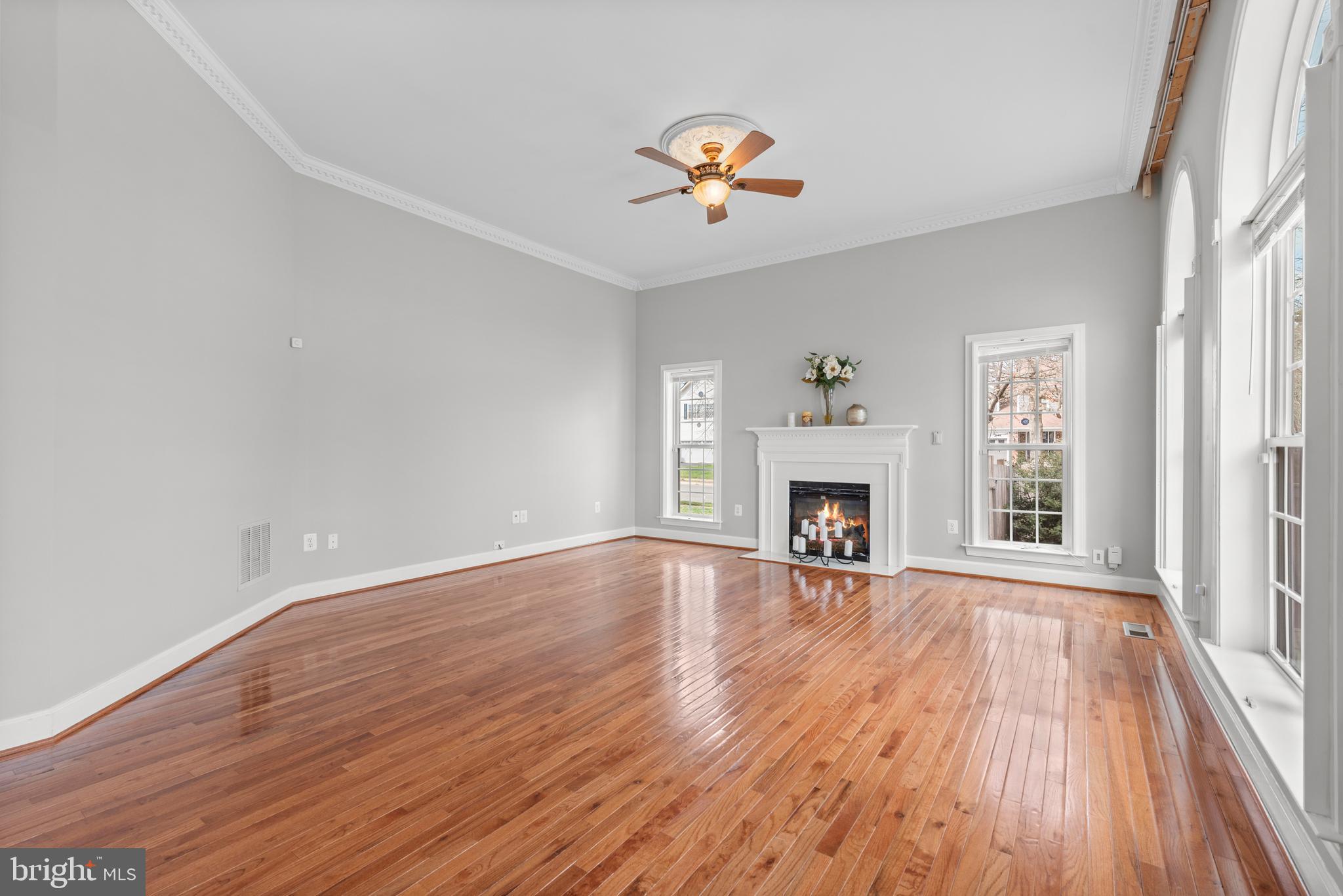 MADISON MANOR - Residential