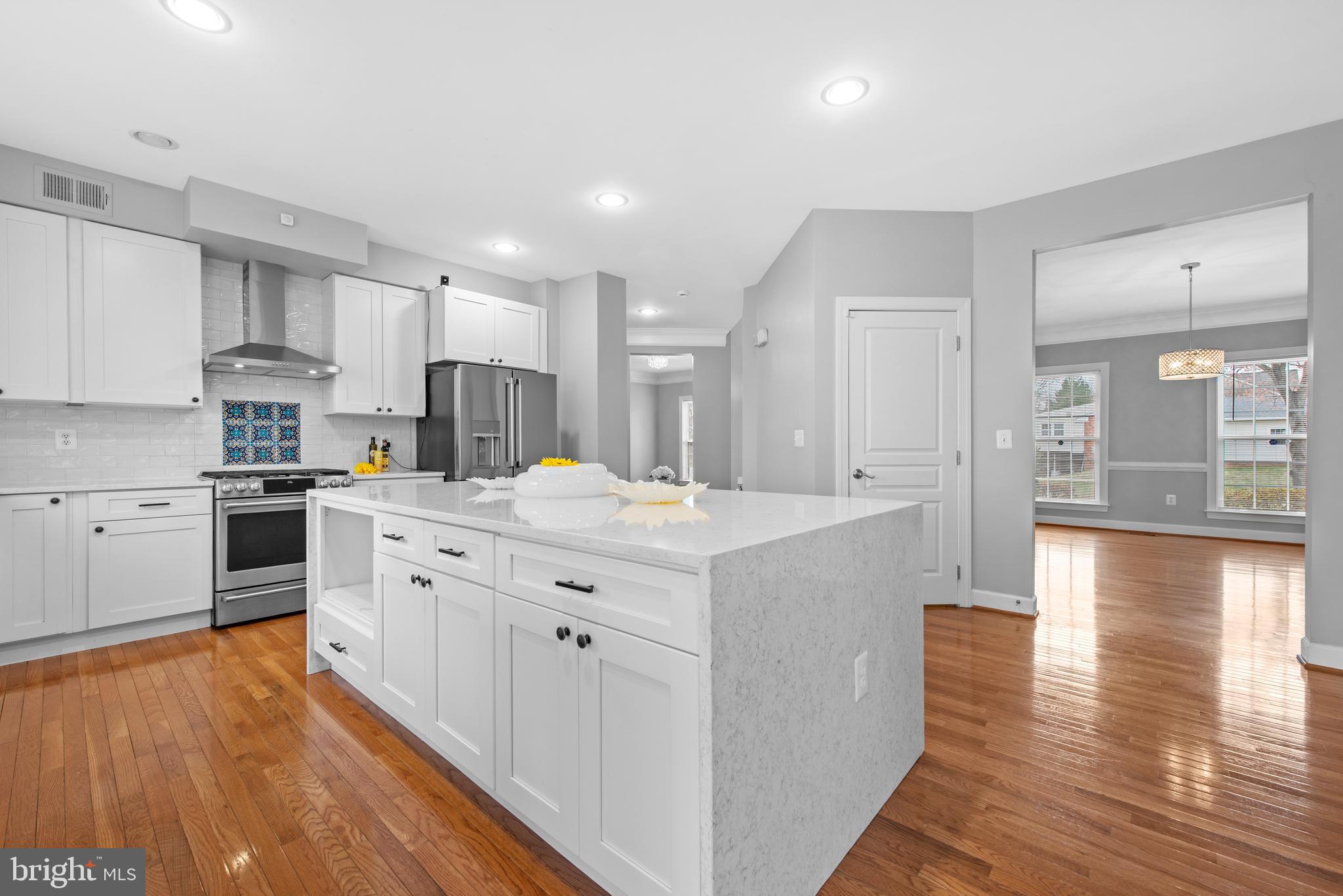 MADISON MANOR - Residential