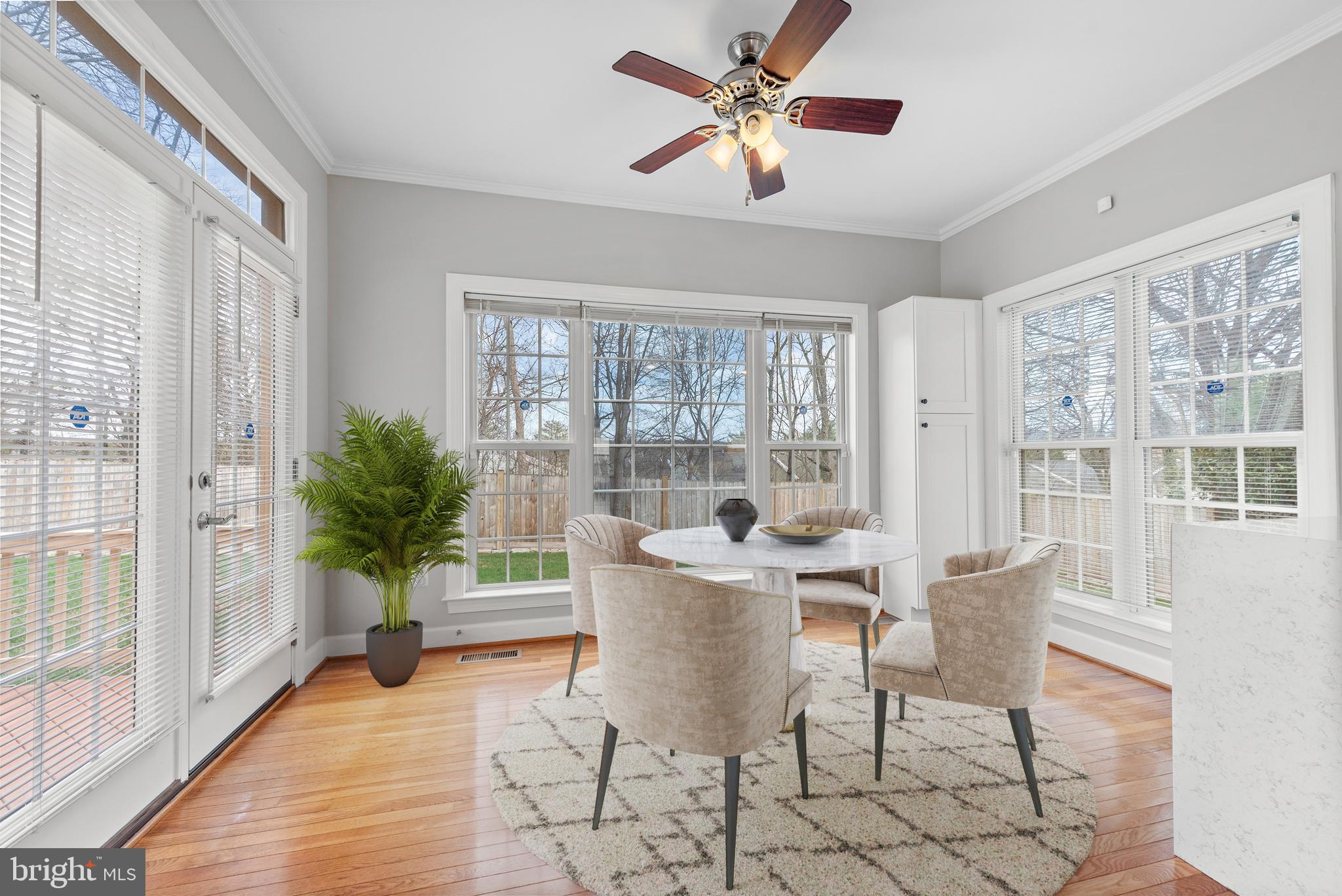 MADISON MANOR - Residential