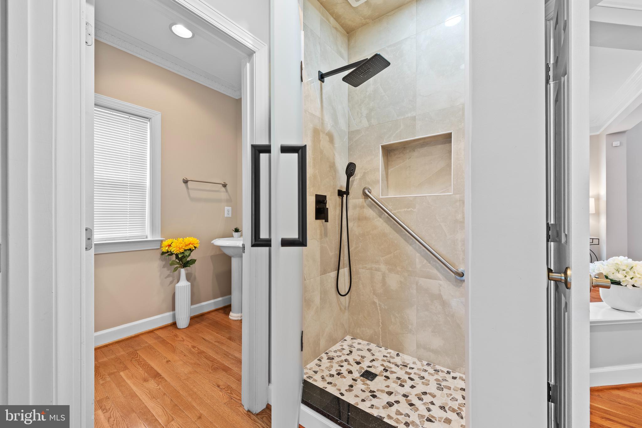 MADISON MANOR - Residential