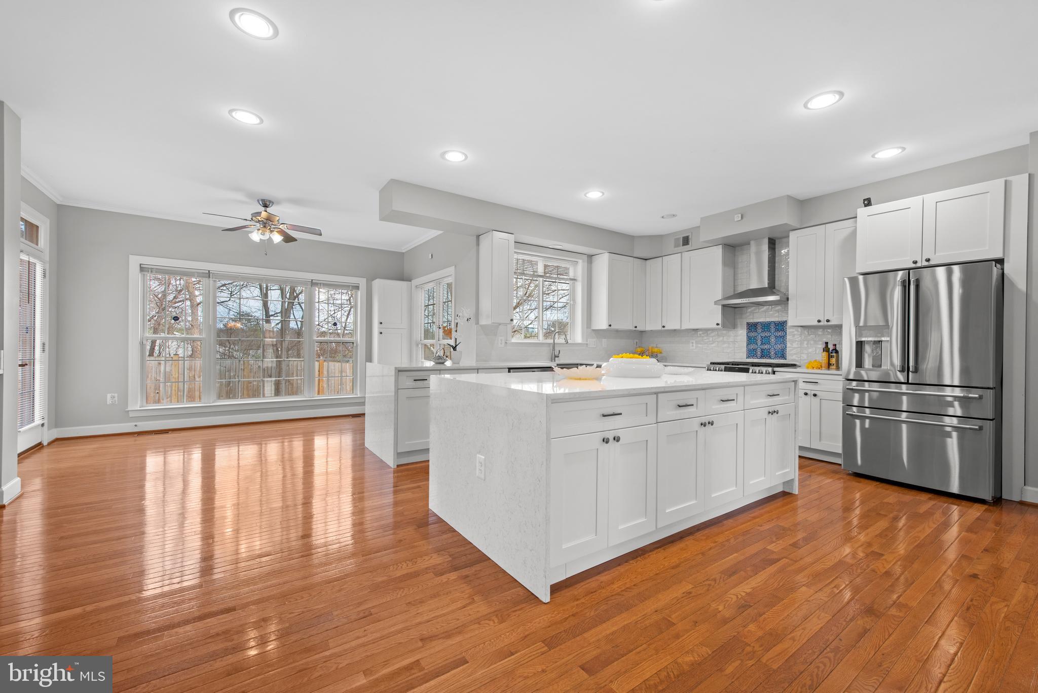 MADISON MANOR - Residential