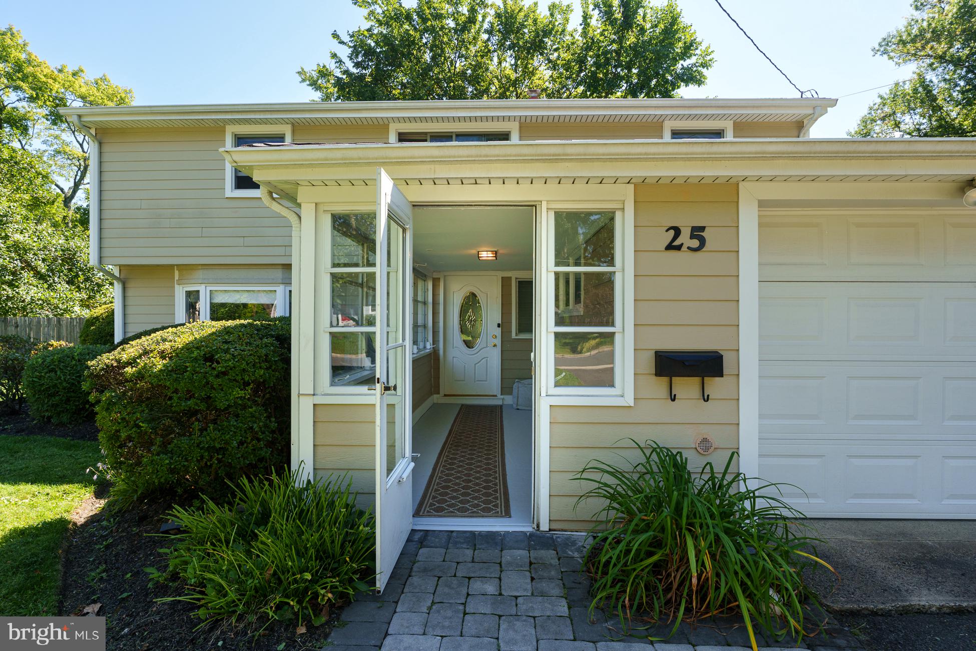 25 HORNOR LANE