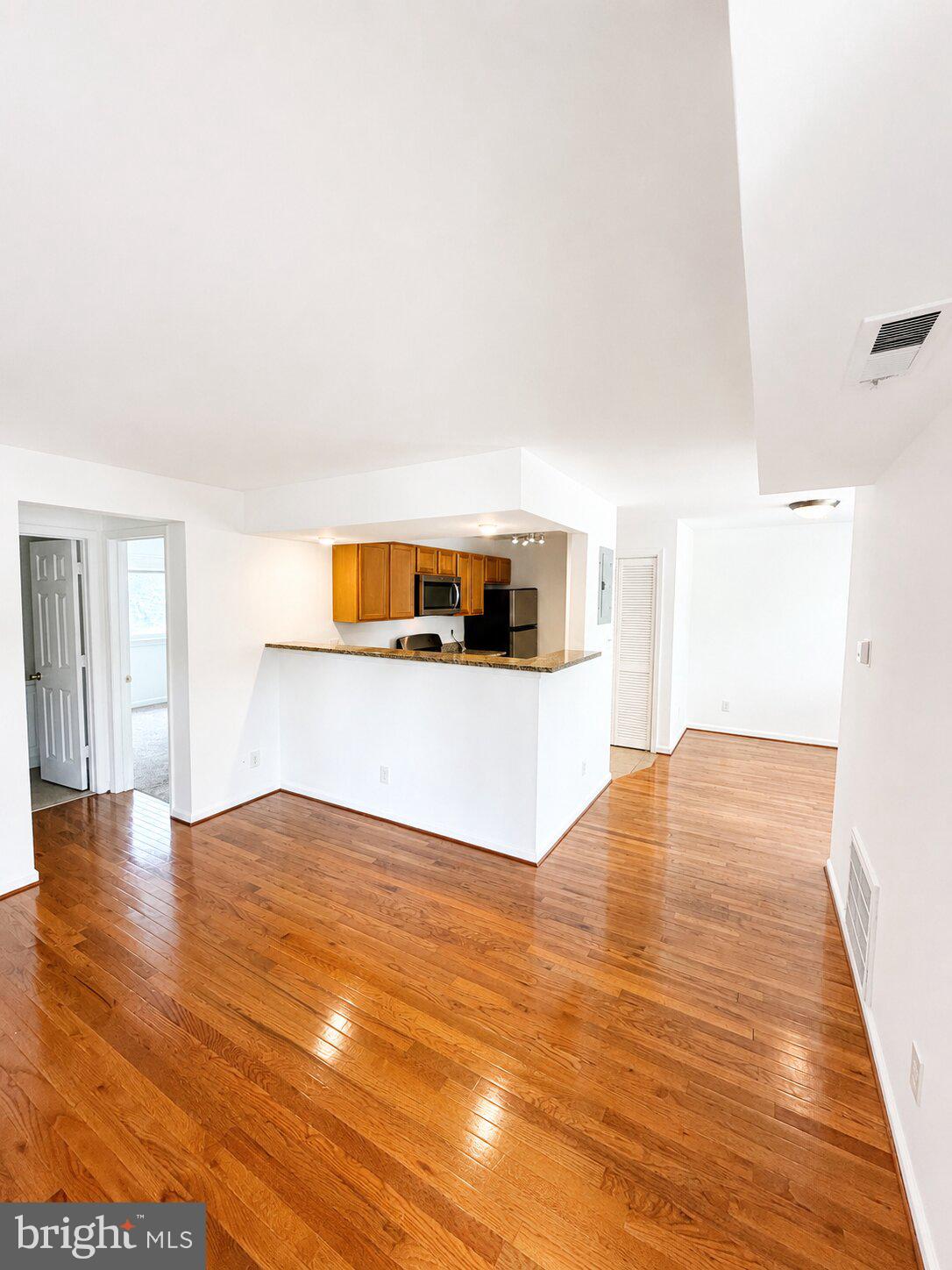 2514 MARKHAM LANE 3