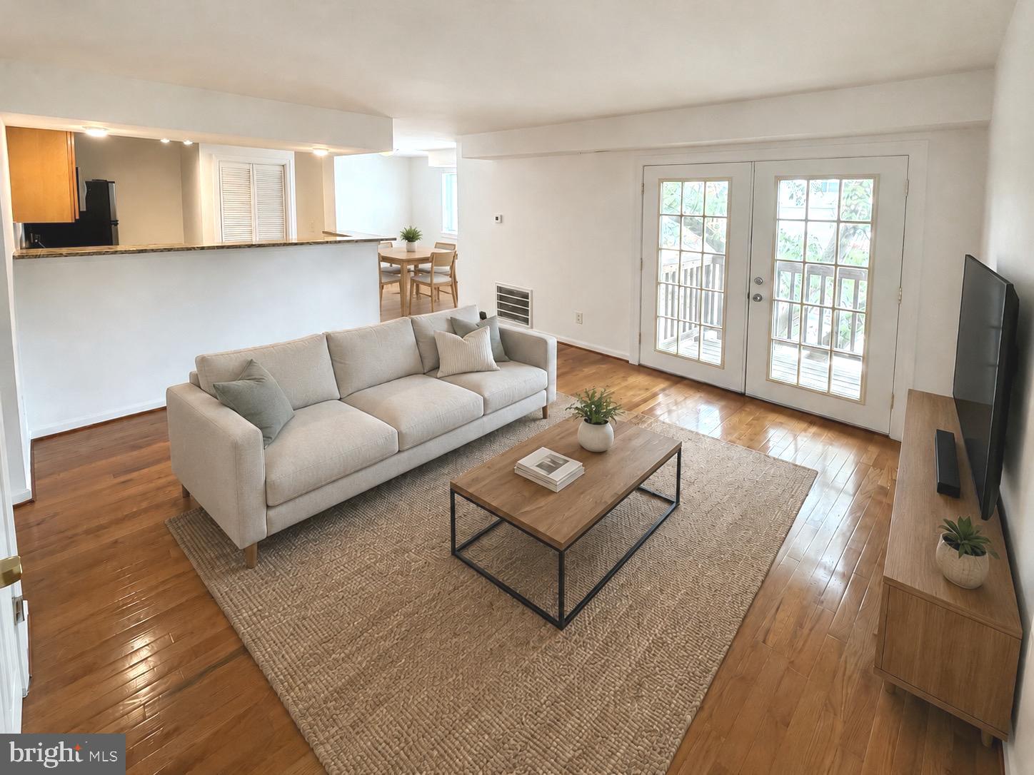 2514 MARKHAM LANE 3