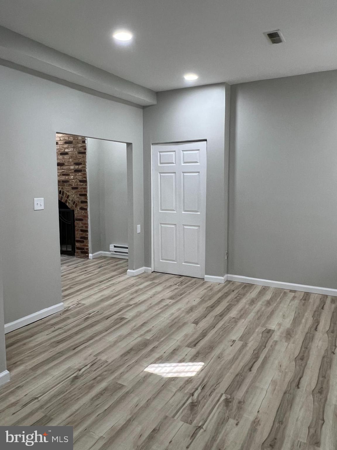 LEXINGTON - Residential Lease