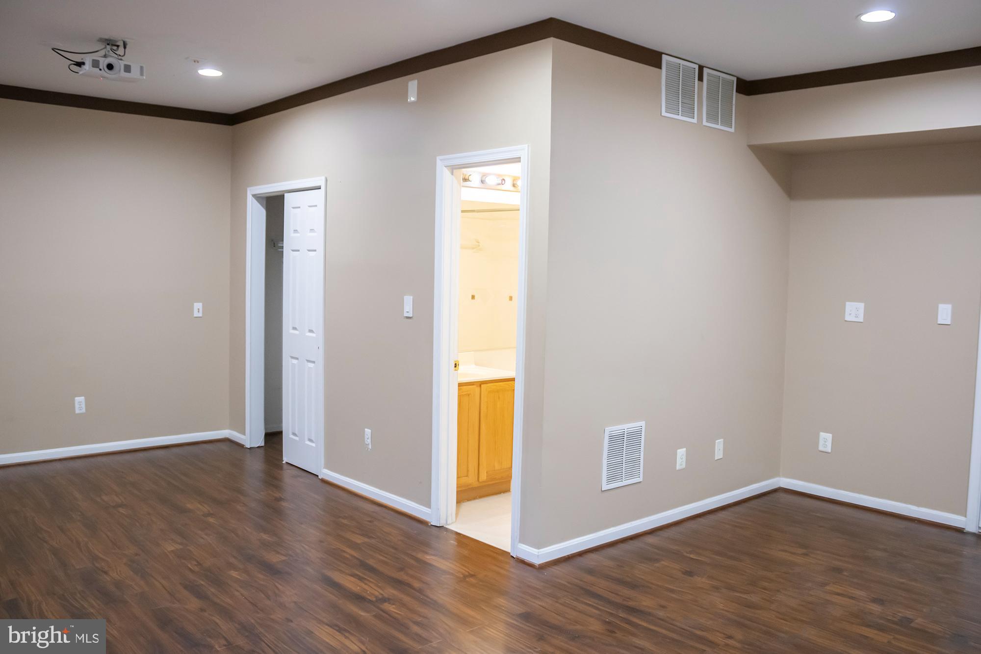 MCNAIR FARMS - Residential Lease