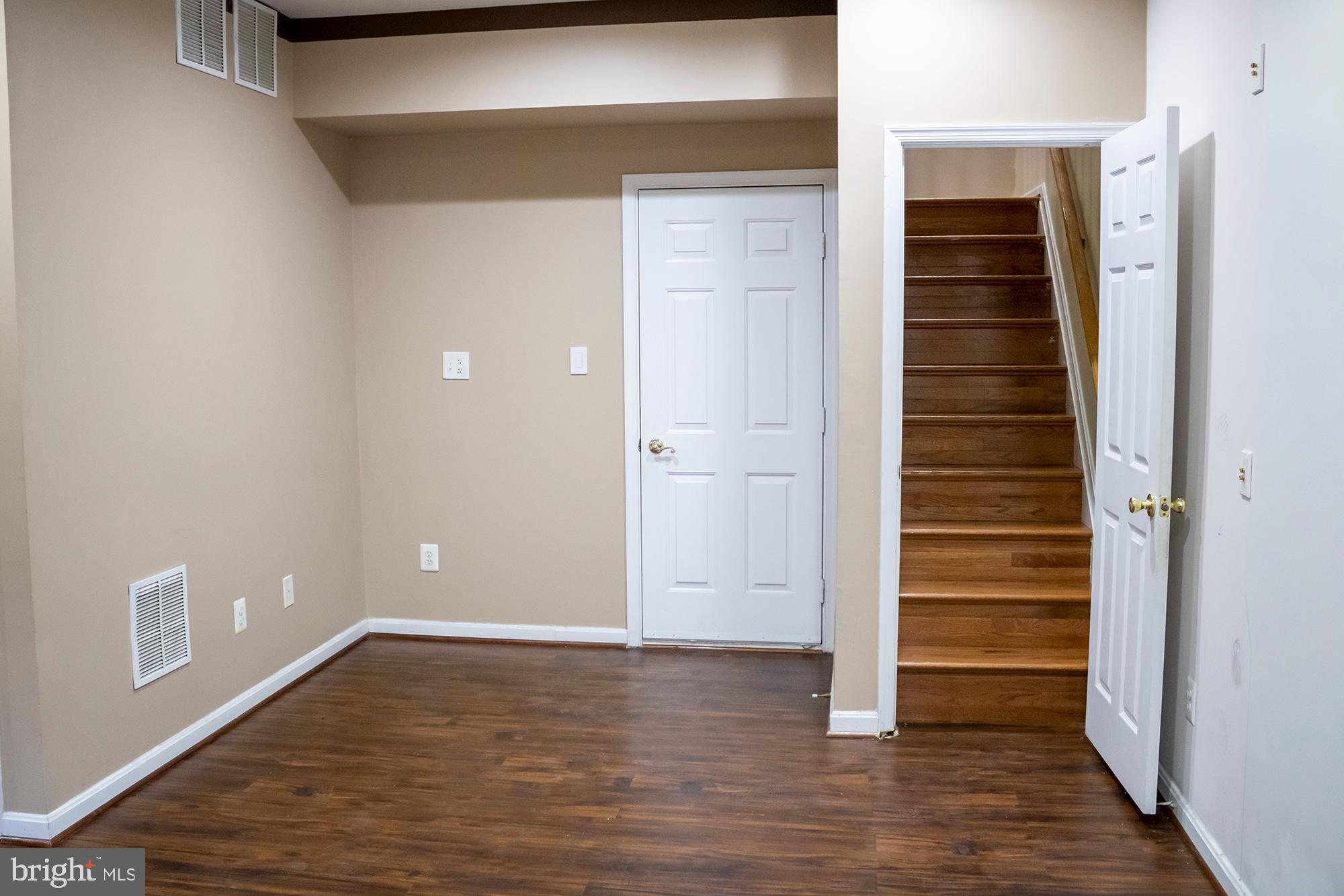 MCNAIR FARMS - Residential Lease