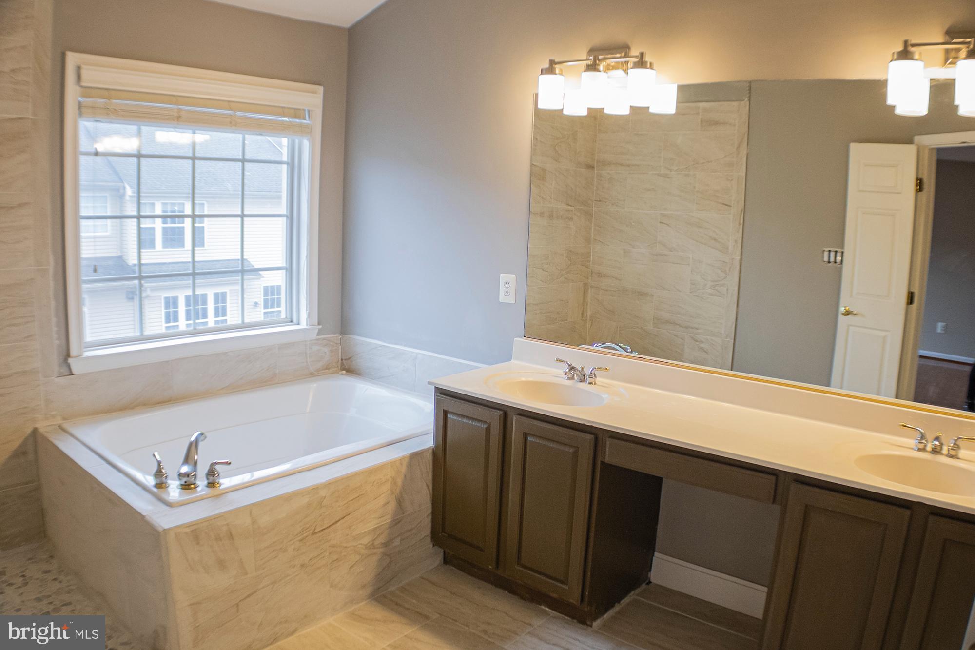 MCNAIR FARMS - Residential Lease