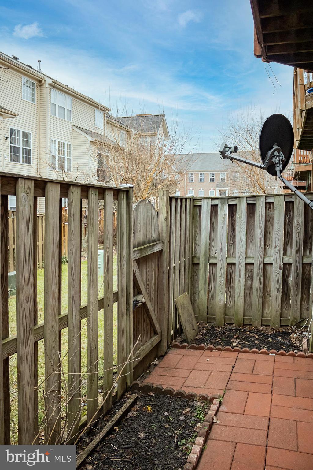 MCNAIR FARMS - Residential Lease