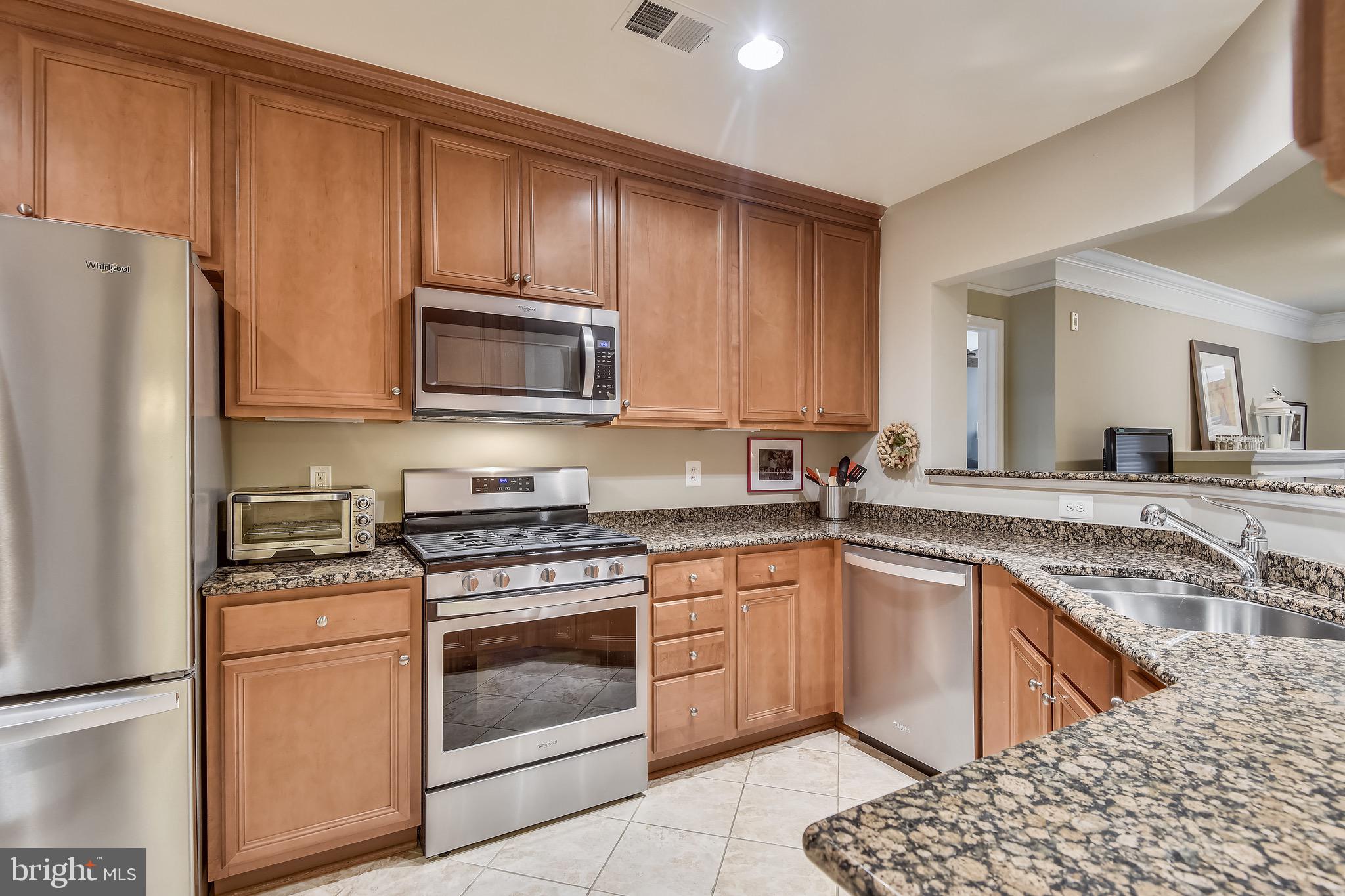 SAINTSBURY PLAZA - Residential