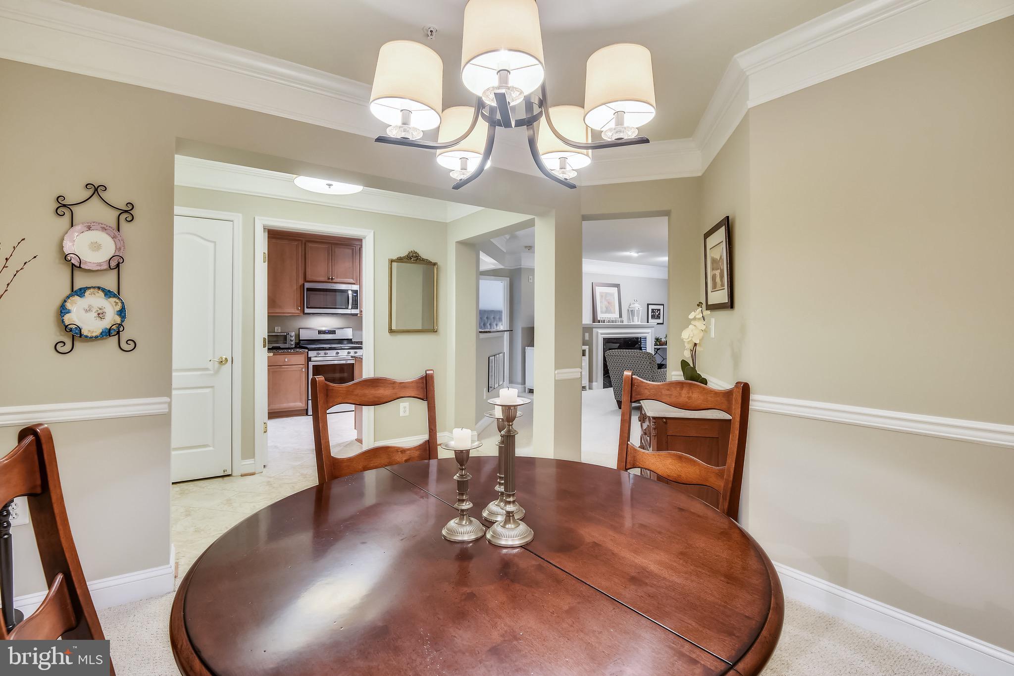 SAINTSBURY PLAZA - Residential