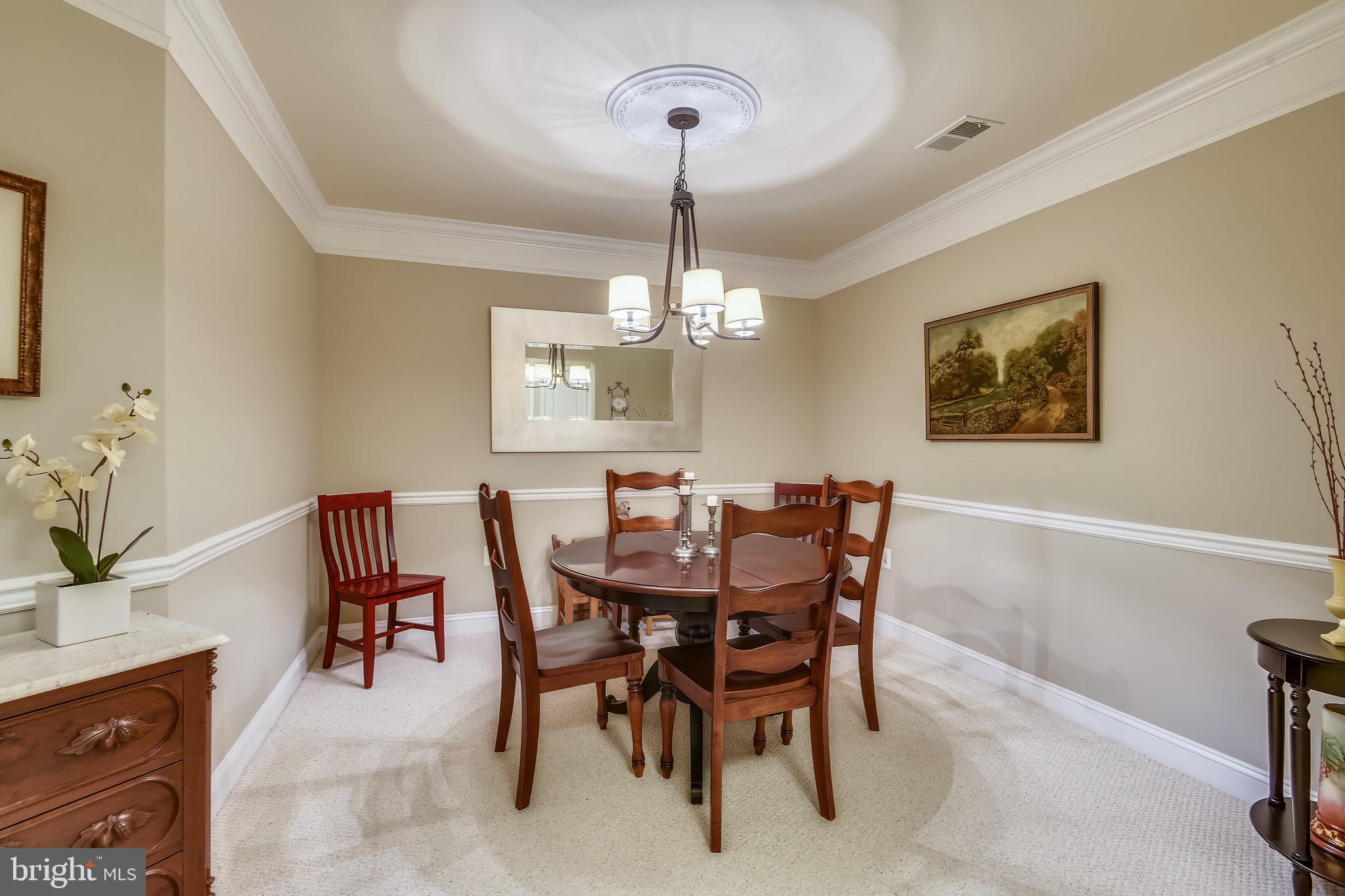 SAINTSBURY PLAZA - Residential