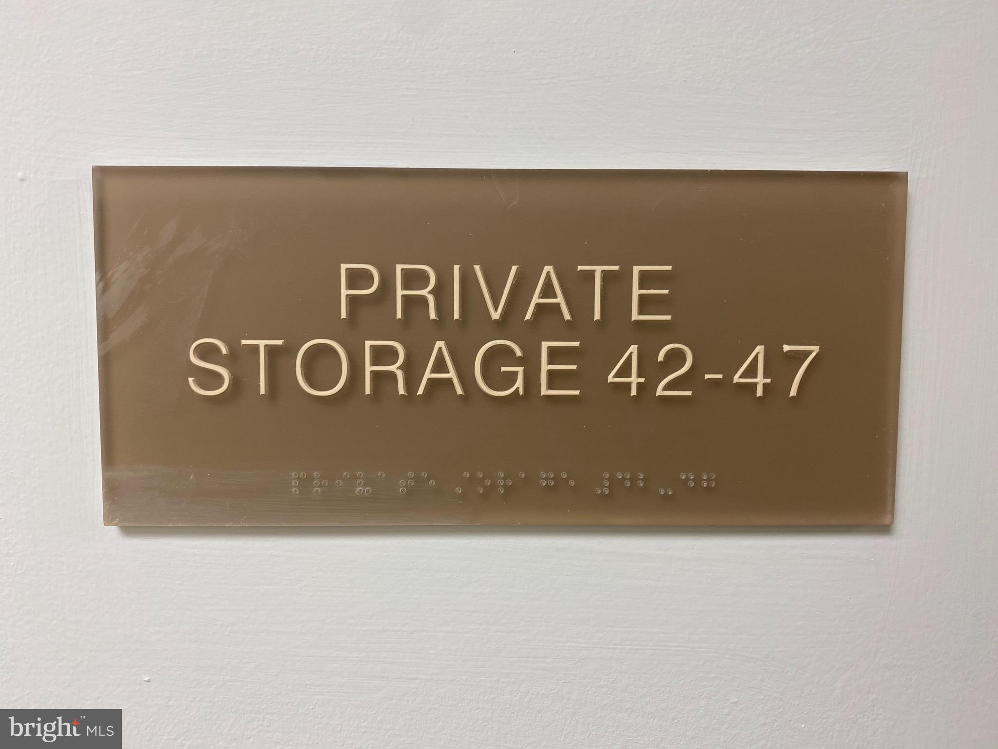 SAINTSBURY PLAZA - Residential