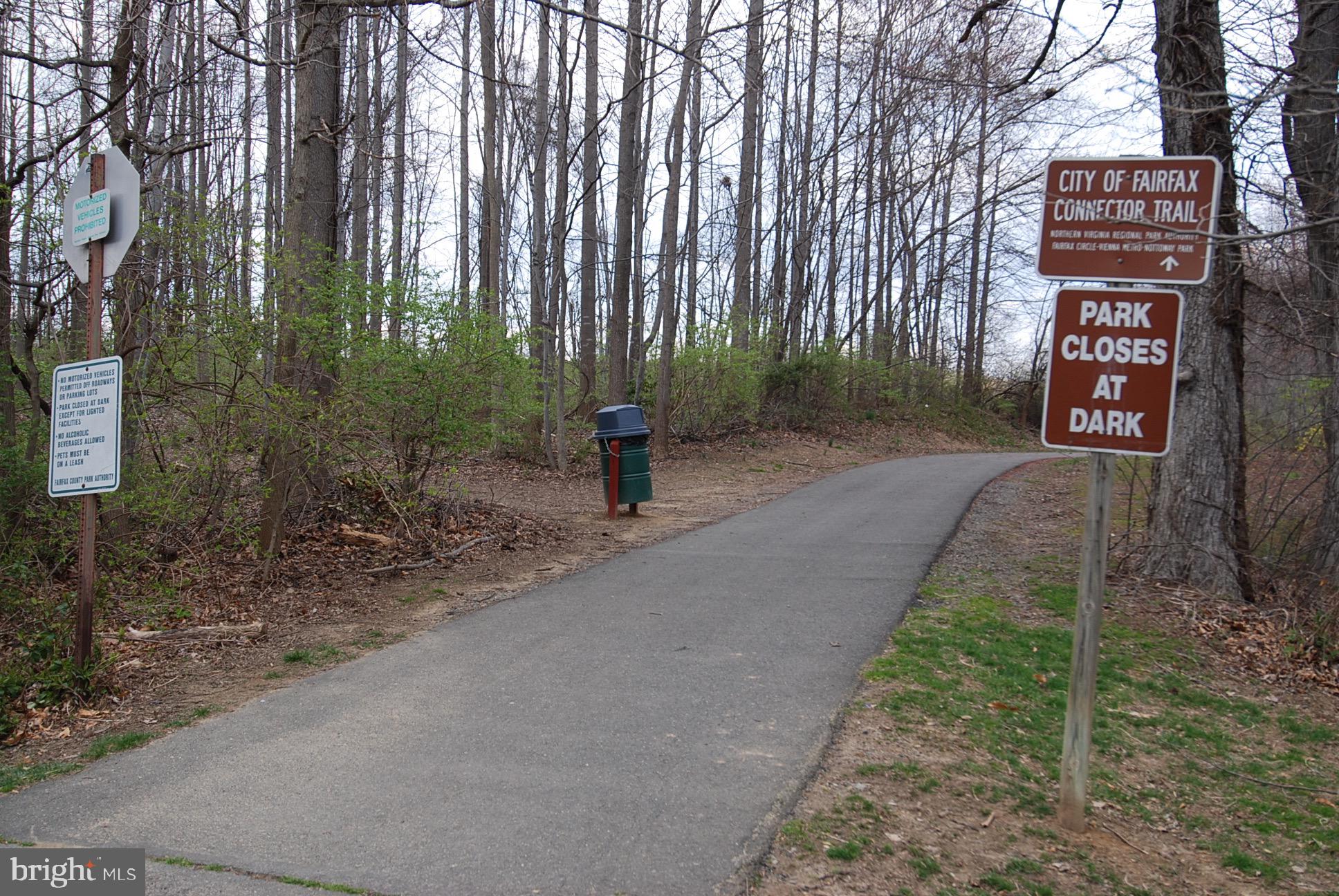 SAINTSBURY PLAZA - Residential