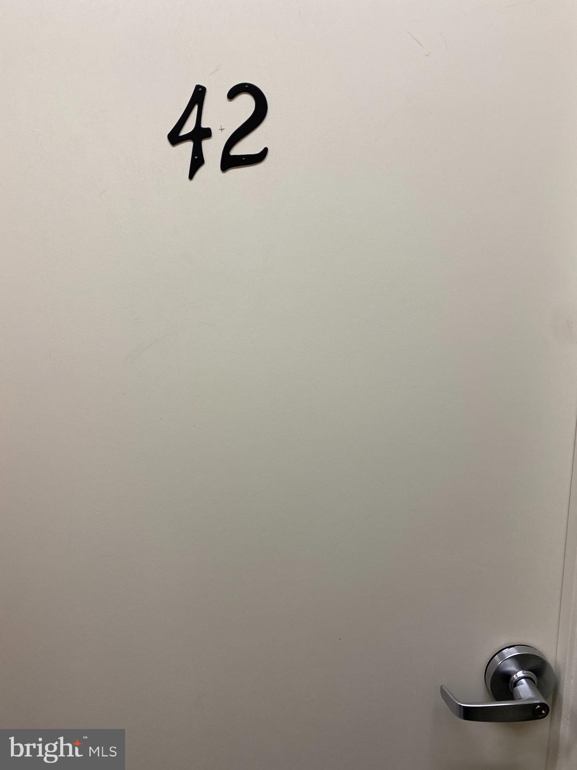 SAINTSBURY PLAZA - Residential