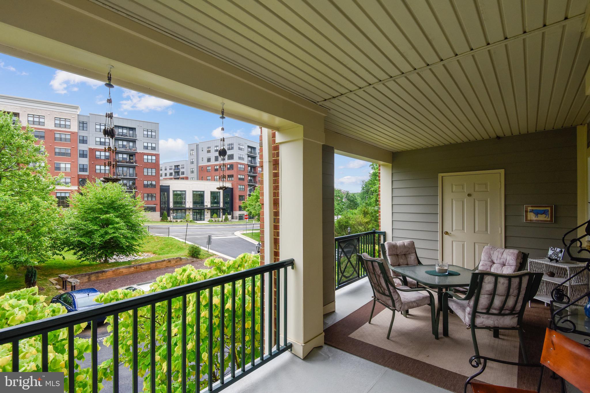 SAINTSBURY PLAZA - Residential