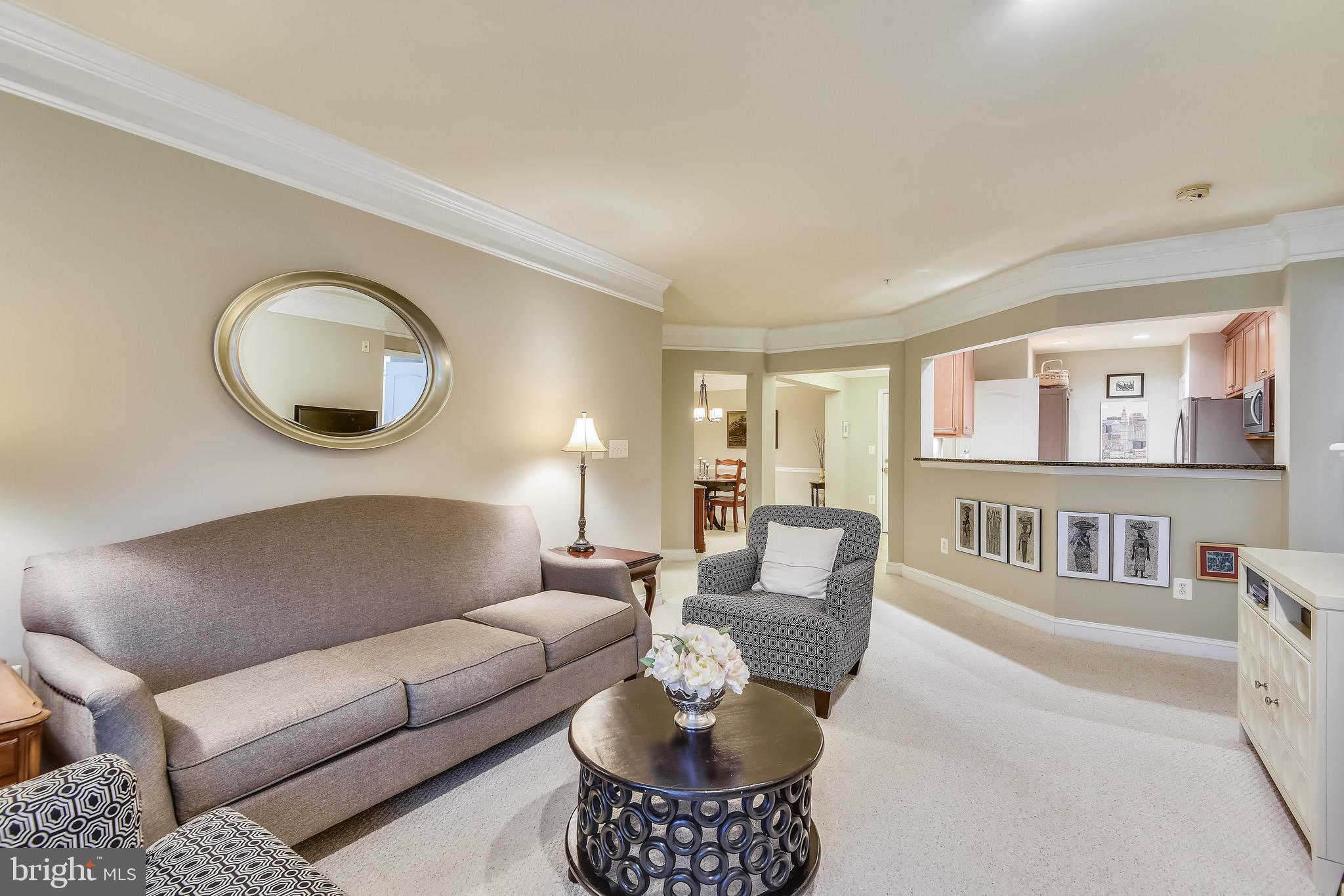 SAINTSBURY PLAZA - Residential