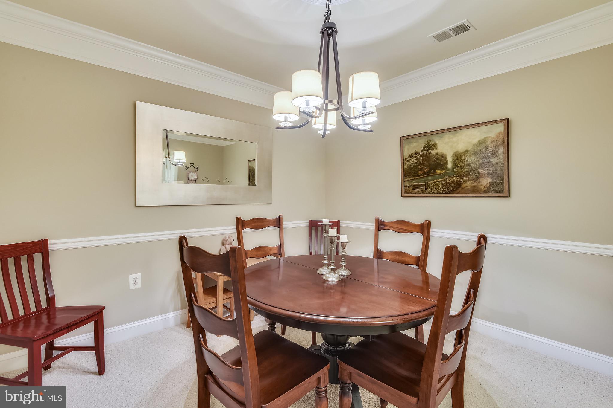 SAINTSBURY PLAZA - Residential