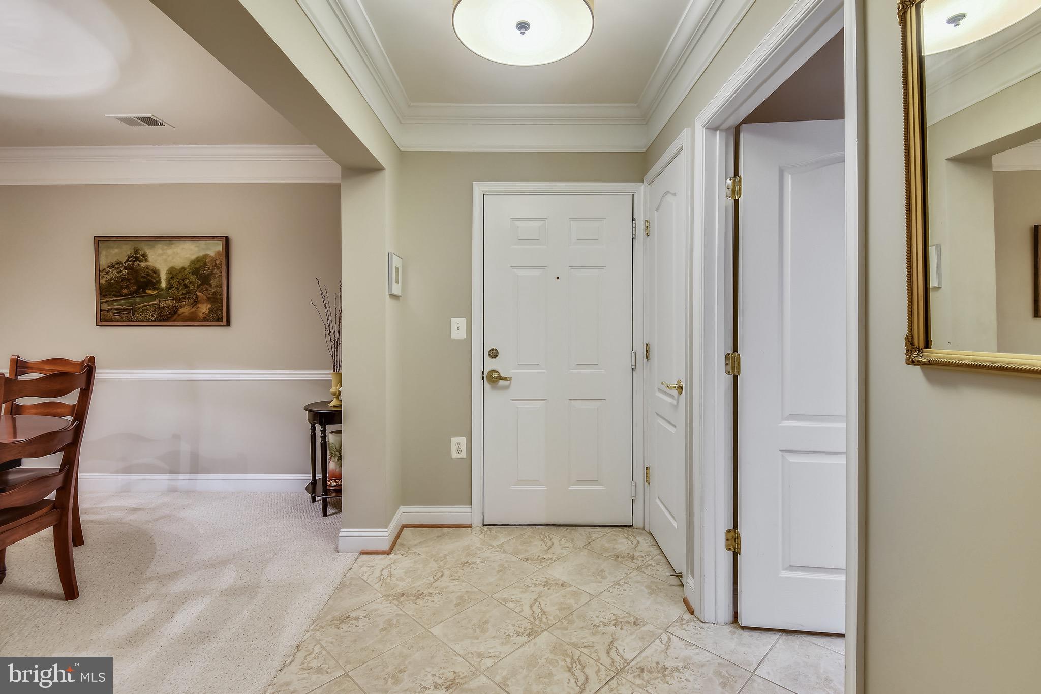 SAINTSBURY PLAZA - Residential