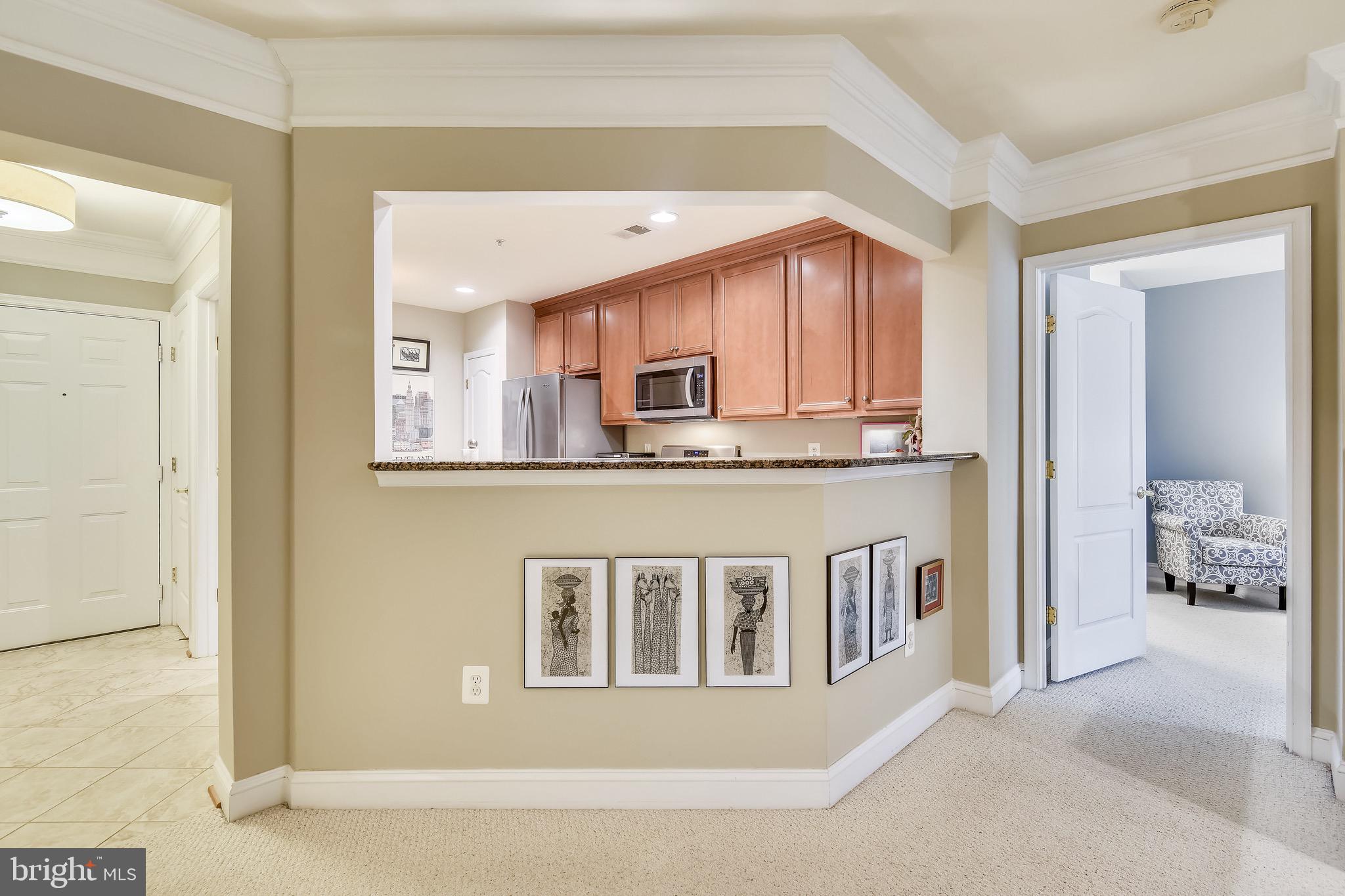 SAINTSBURY PLAZA - Residential