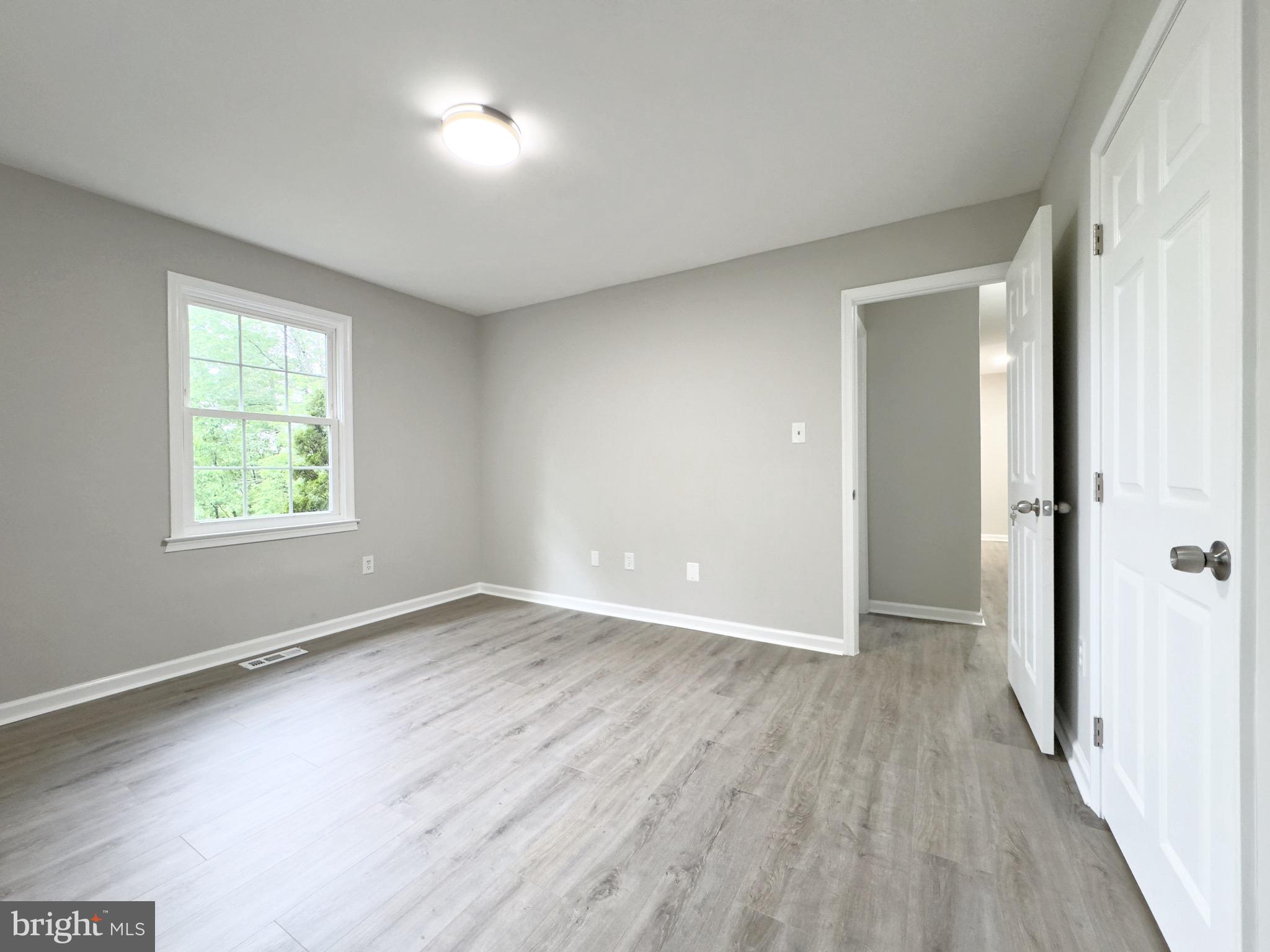 DUMFRIES OLDE PORT - Residential Lease