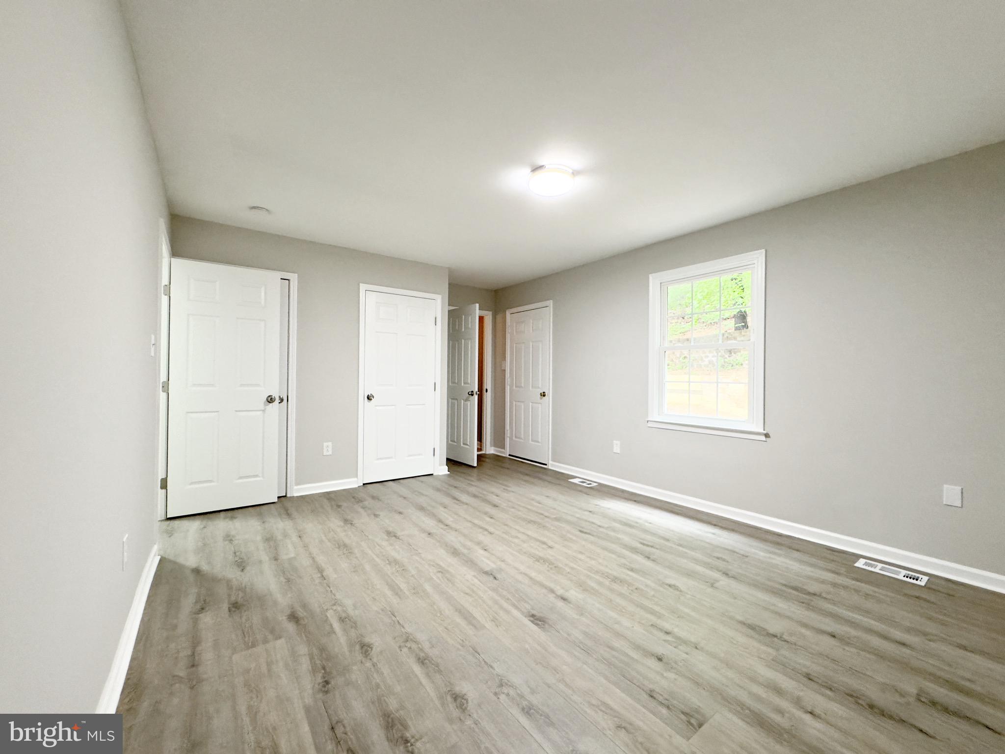 DUMFRIES OLDE PORT - Residential Lease