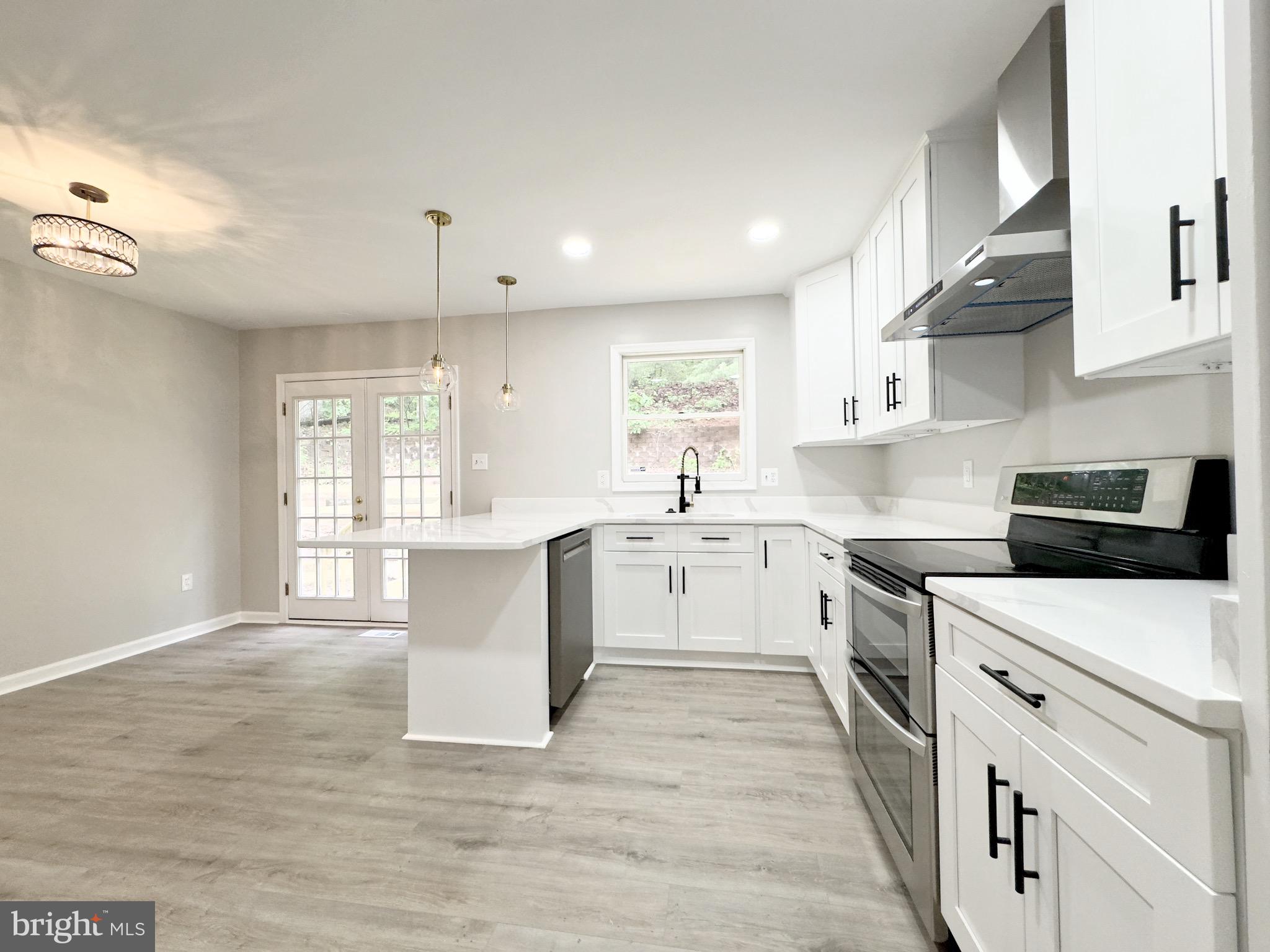 DUMFRIES OLDE PORT - Residential Lease