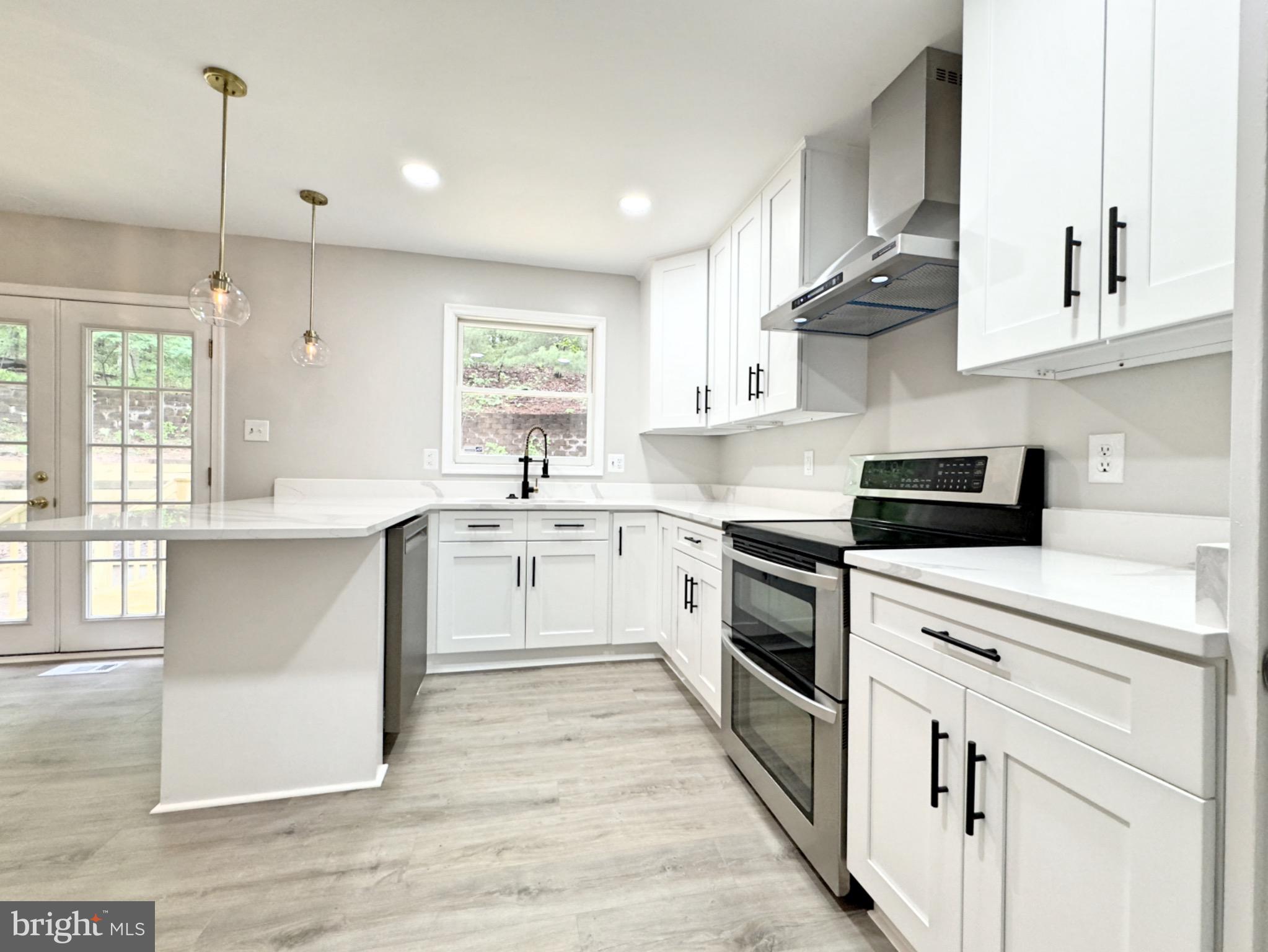 DUMFRIES OLDE PORT - Residential Lease