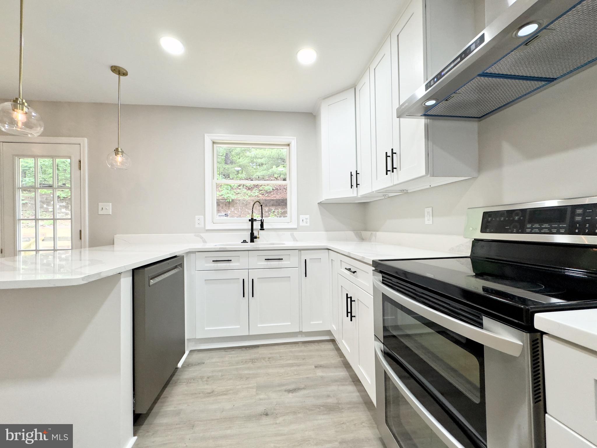 DUMFRIES OLDE PORT - Residential Lease