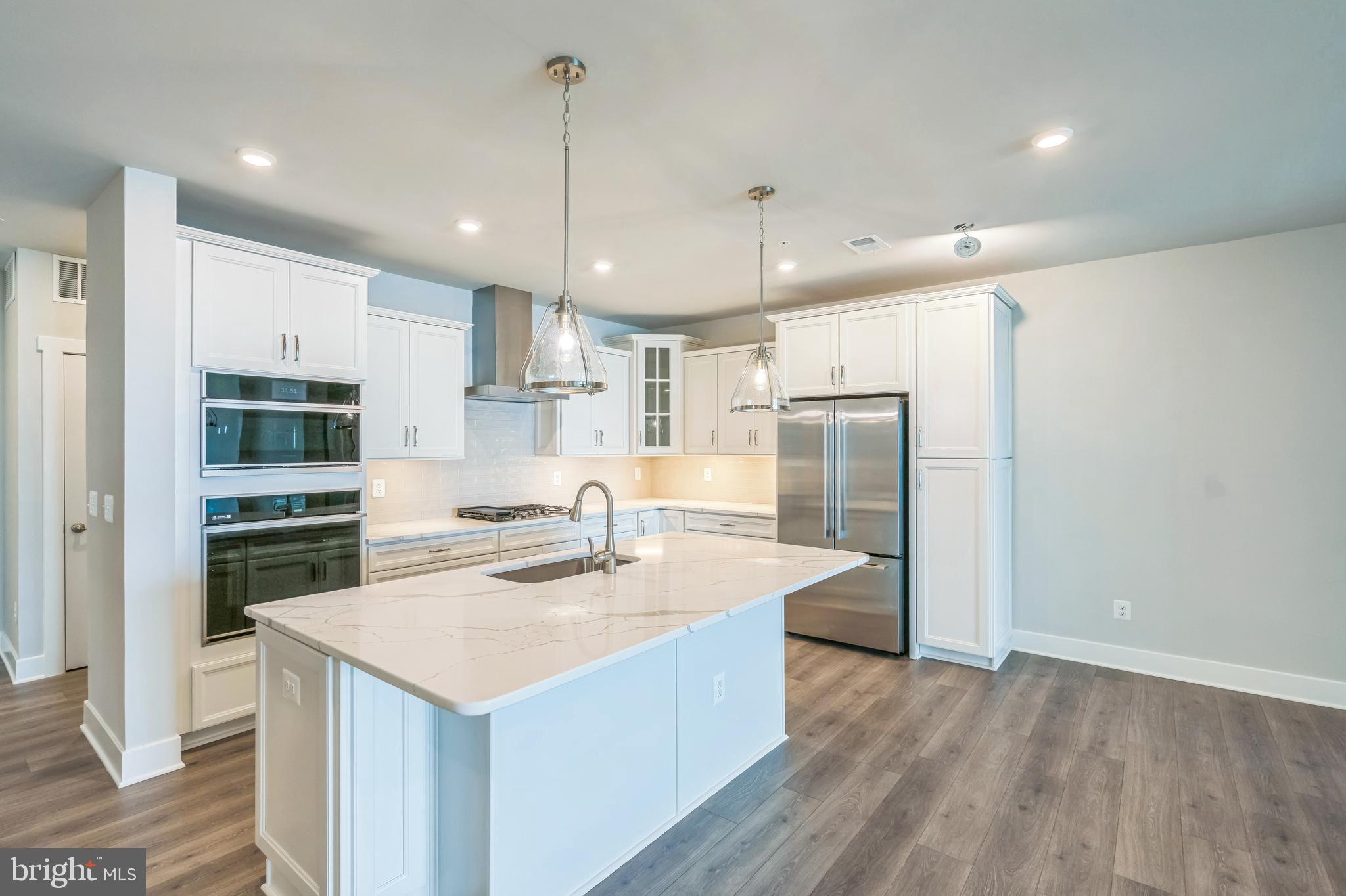 FOUR SEASONS AT KENT ISLAND - Residential