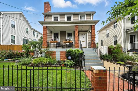 3921 22ND STREET NE WASHINGTON DC 20018