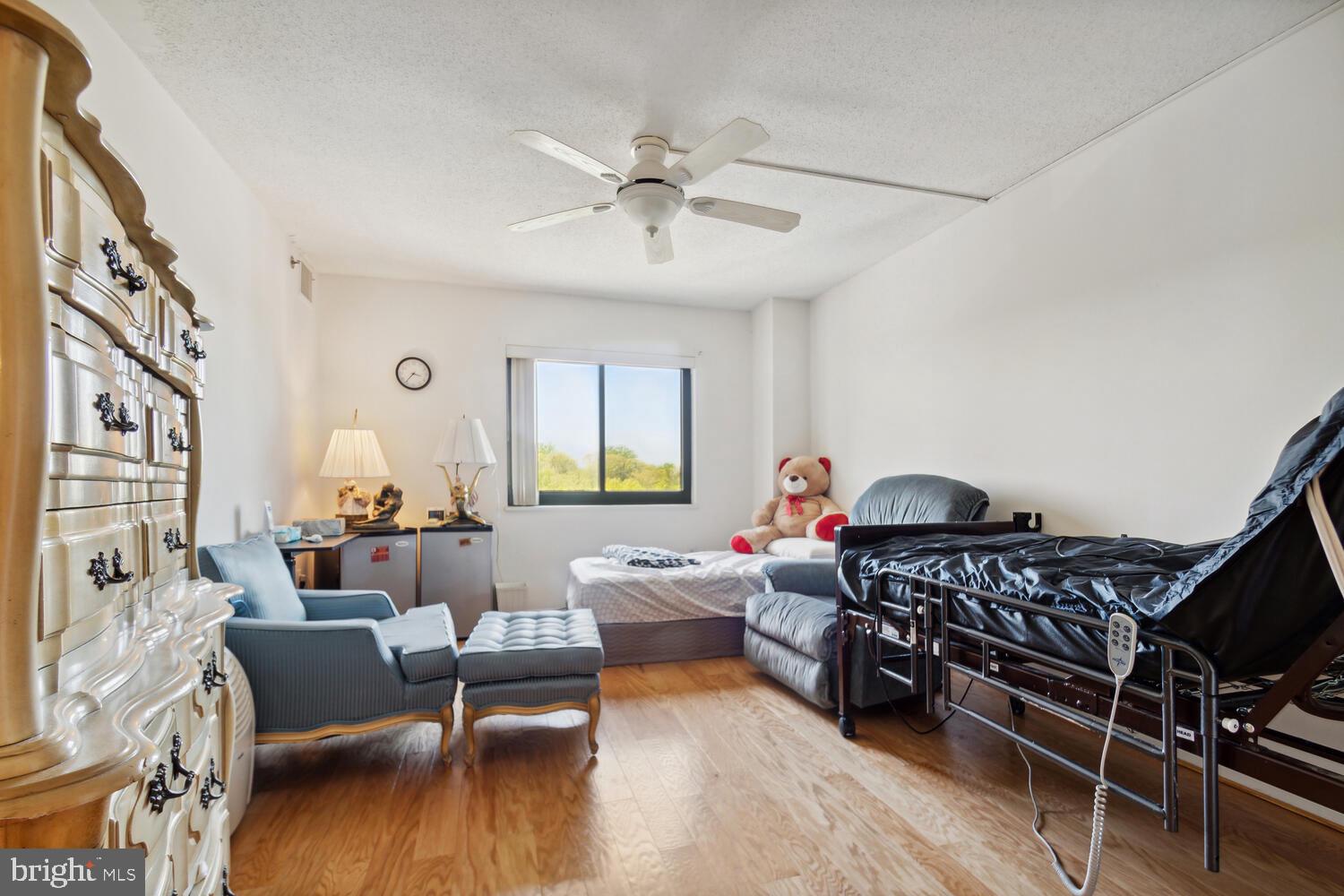 FAIRWAYS SOUTH - Residential