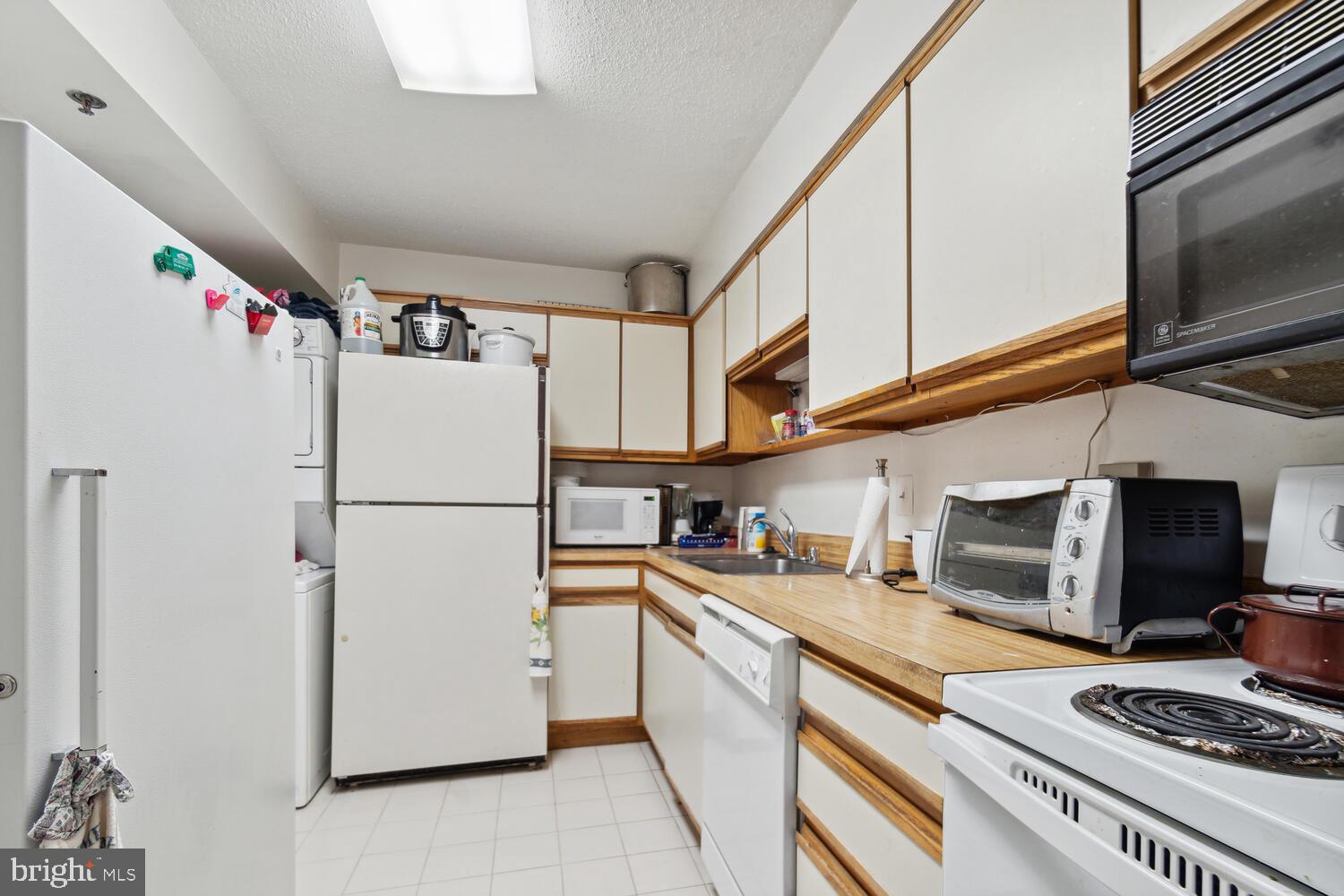 FAIRWAYS SOUTH - Residential