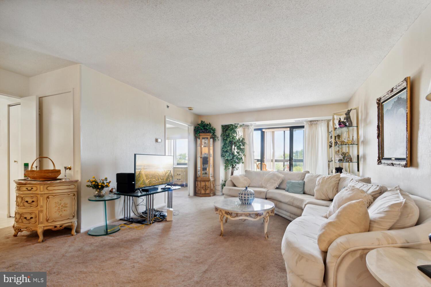 FAIRWAYS SOUTH - Residential