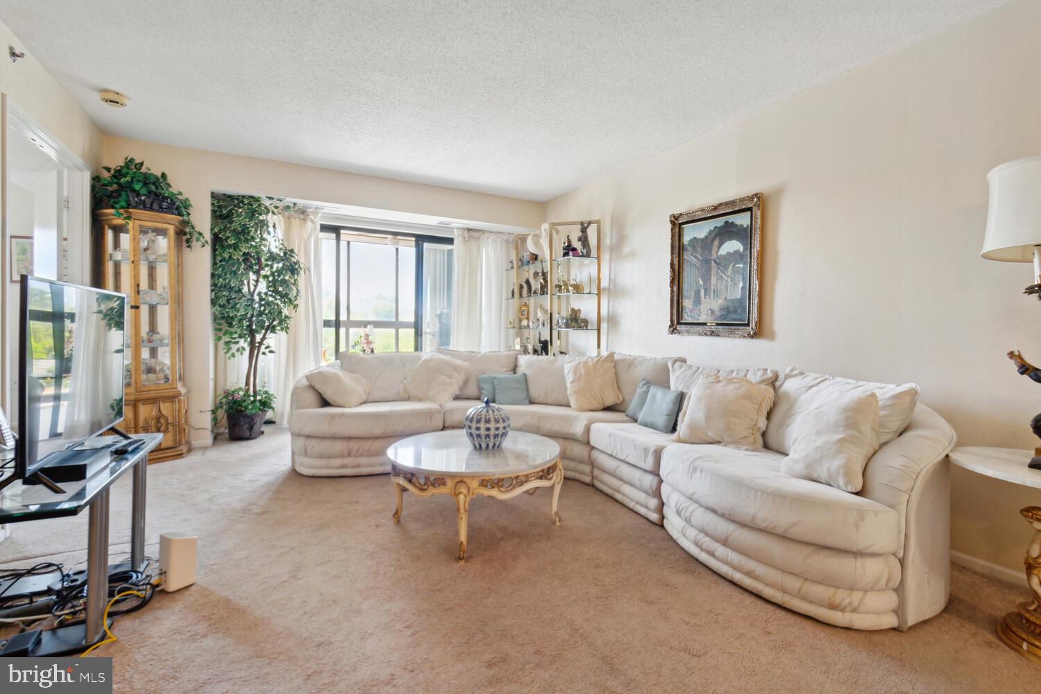 FAIRWAYS SOUTH - Residential