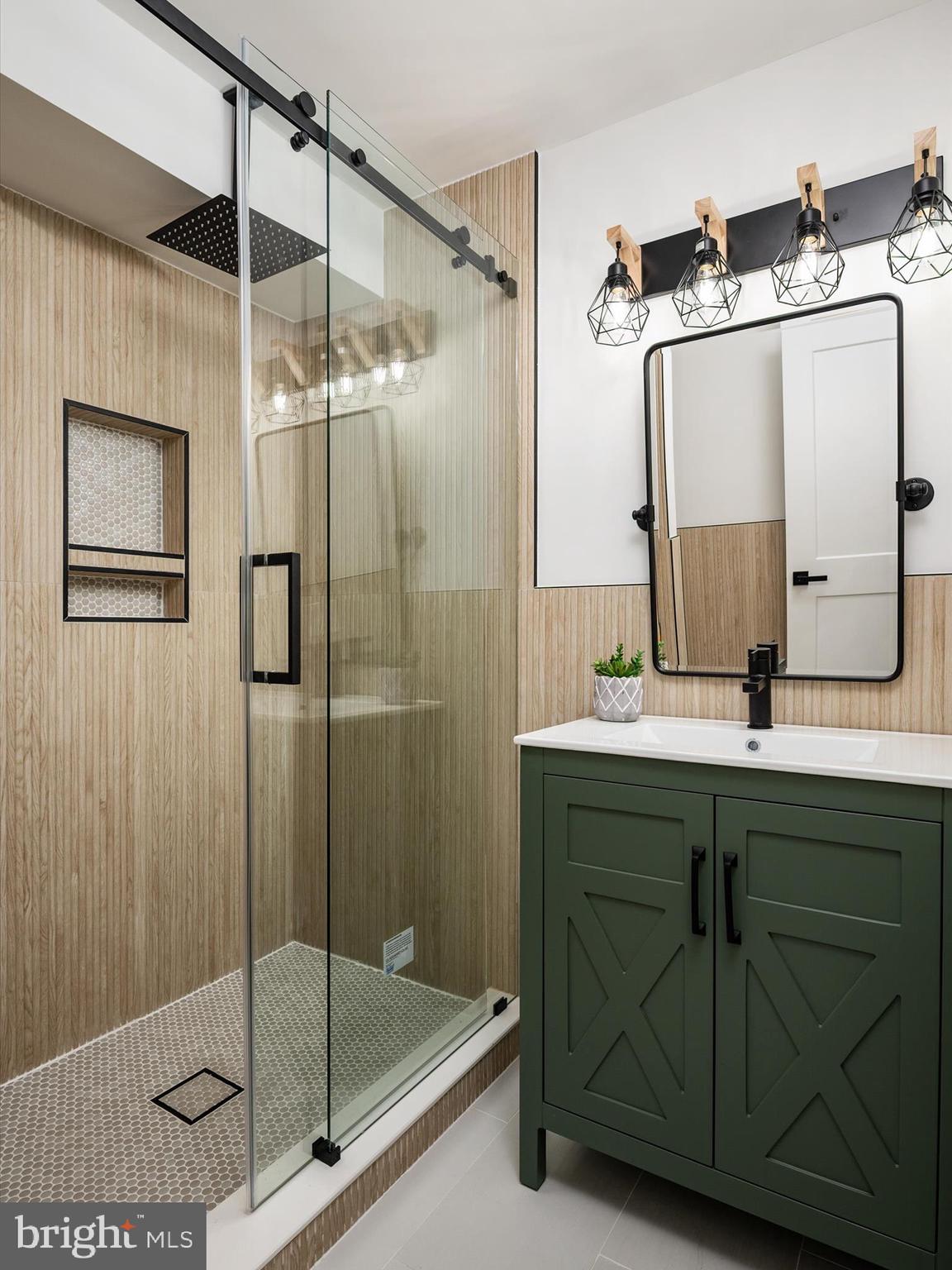 SOUTH RIVER COLONY - Residential