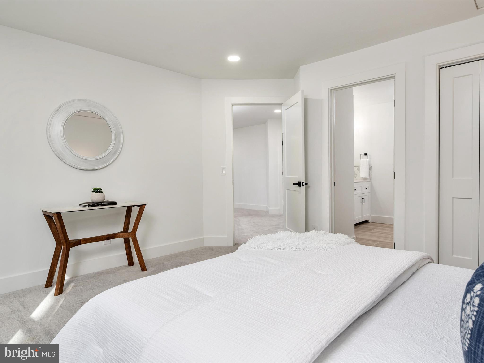 SOUTH RIVER COLONY - Residential