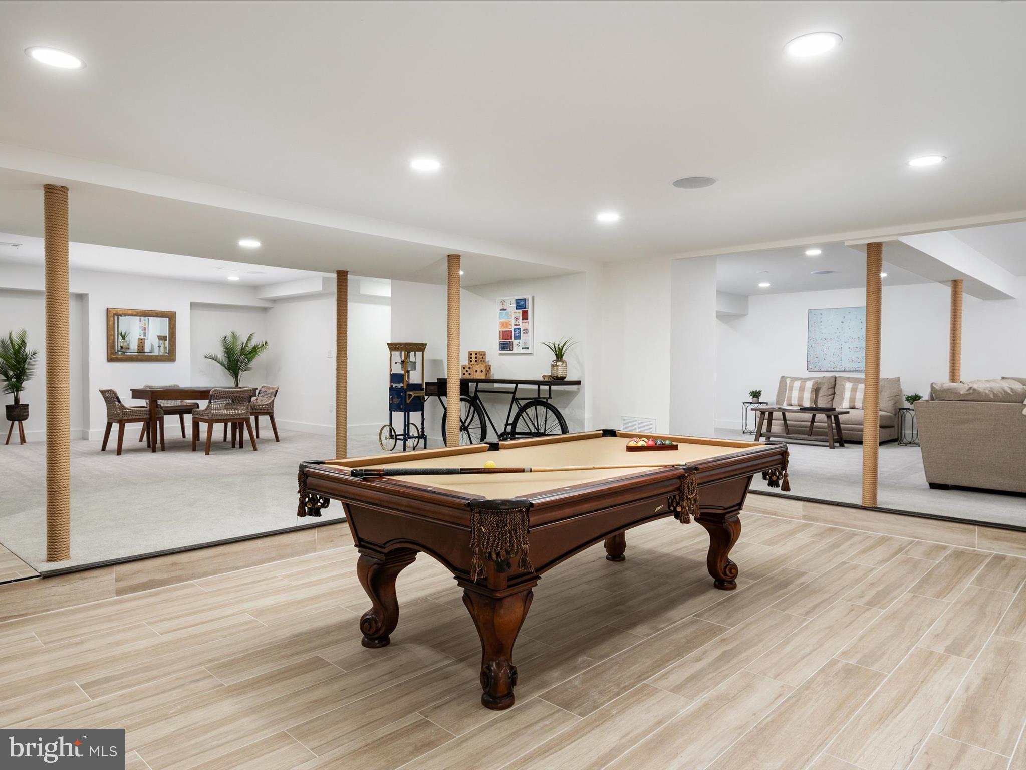 SOUTH RIVER COLONY - Residential