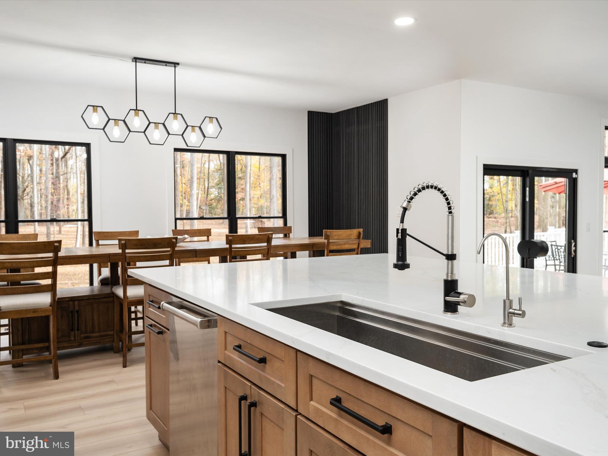 SOUTH RIVER COLONY - Residential