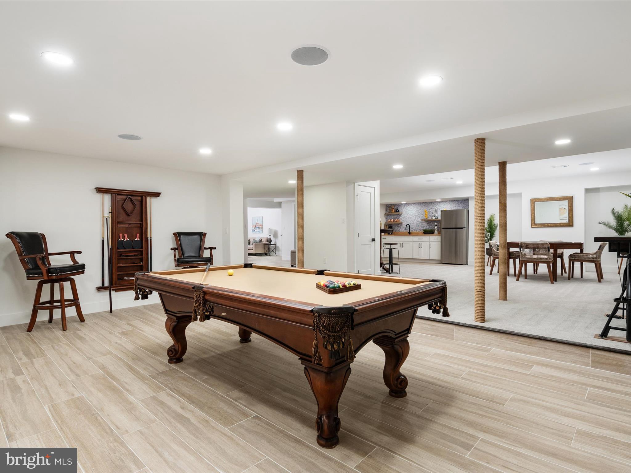 SOUTH RIVER COLONY - Residential